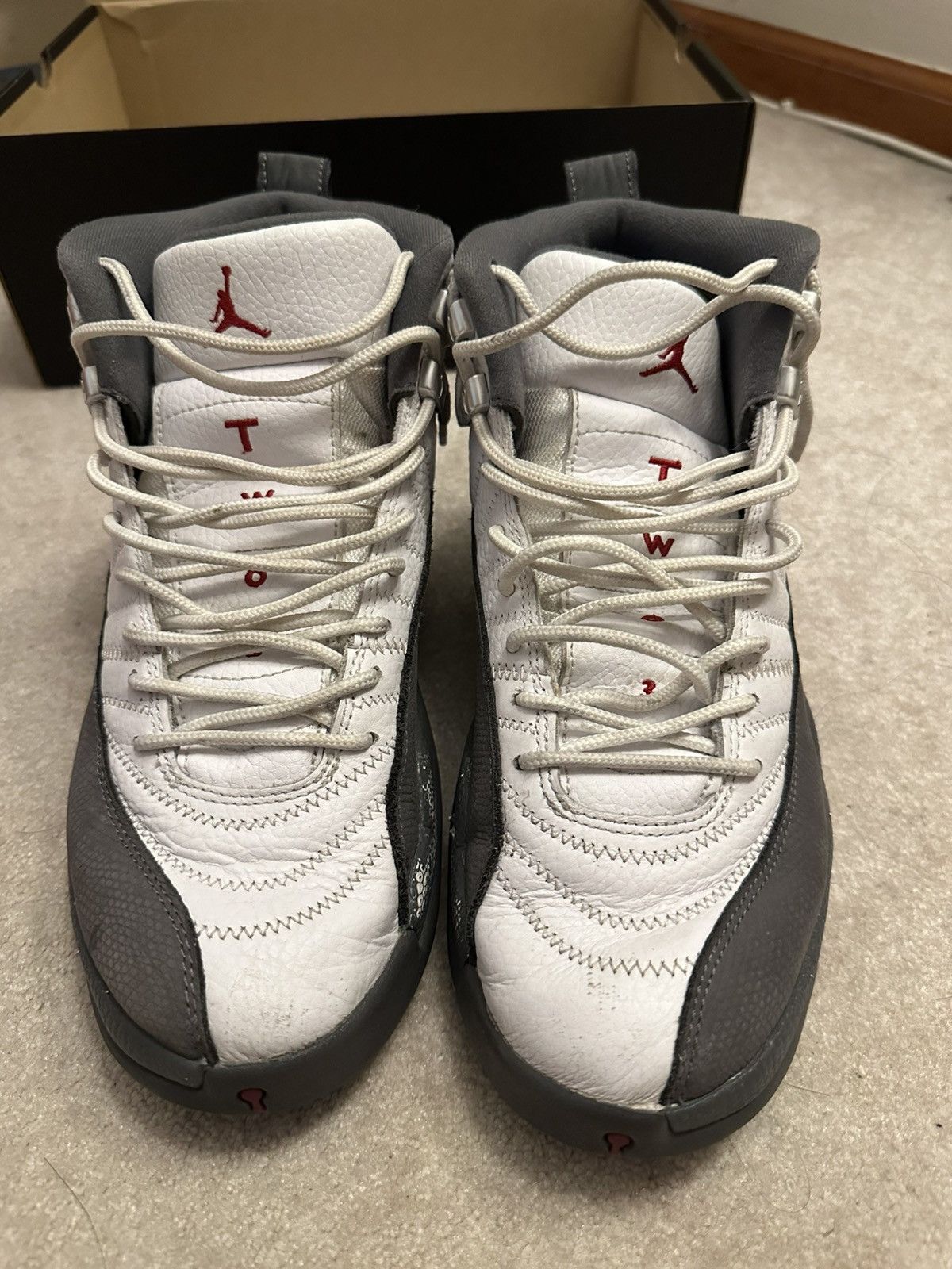 Jordan Brand Used Jordan 12 Retro ‘White Dark Grey’ Size US 9 / EU 42 - 3 Thumbnail