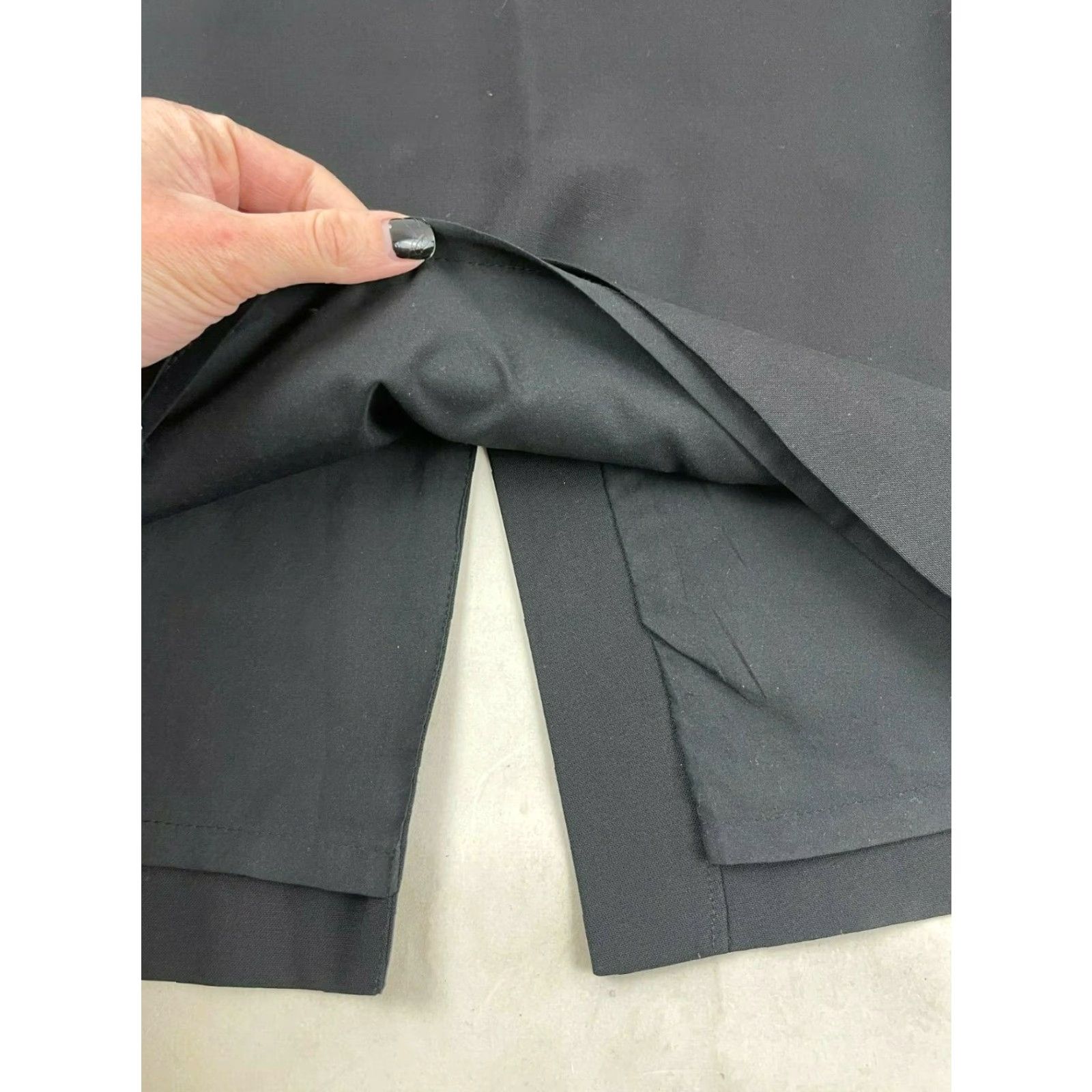 Banana Republic Banana Republic Skirt Pencil Straight Cut Black Size 4 Wool Blend Back Slit Womens Short Casual Party/Cocktail Vintage No Size 27" / US 4 / IT 40 - 6 Thumbnail