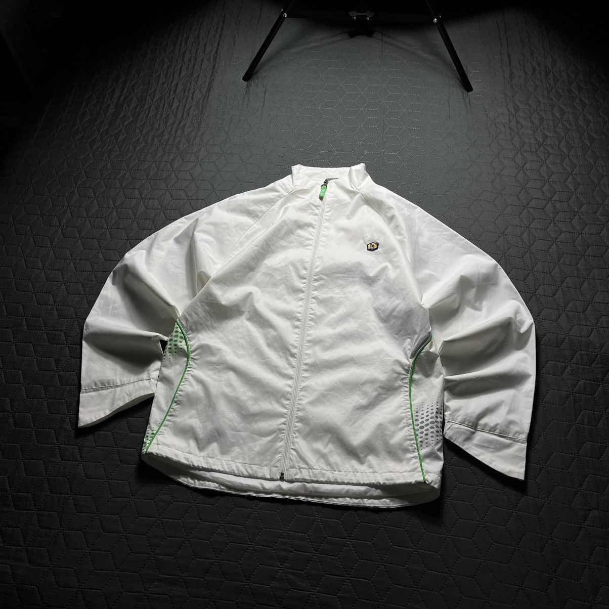 Nike 00swindbreaker nike tn vintage uk streetwear nylon tracksuit Size US S / EU 44-46 / 1 - 1 Thumbnail