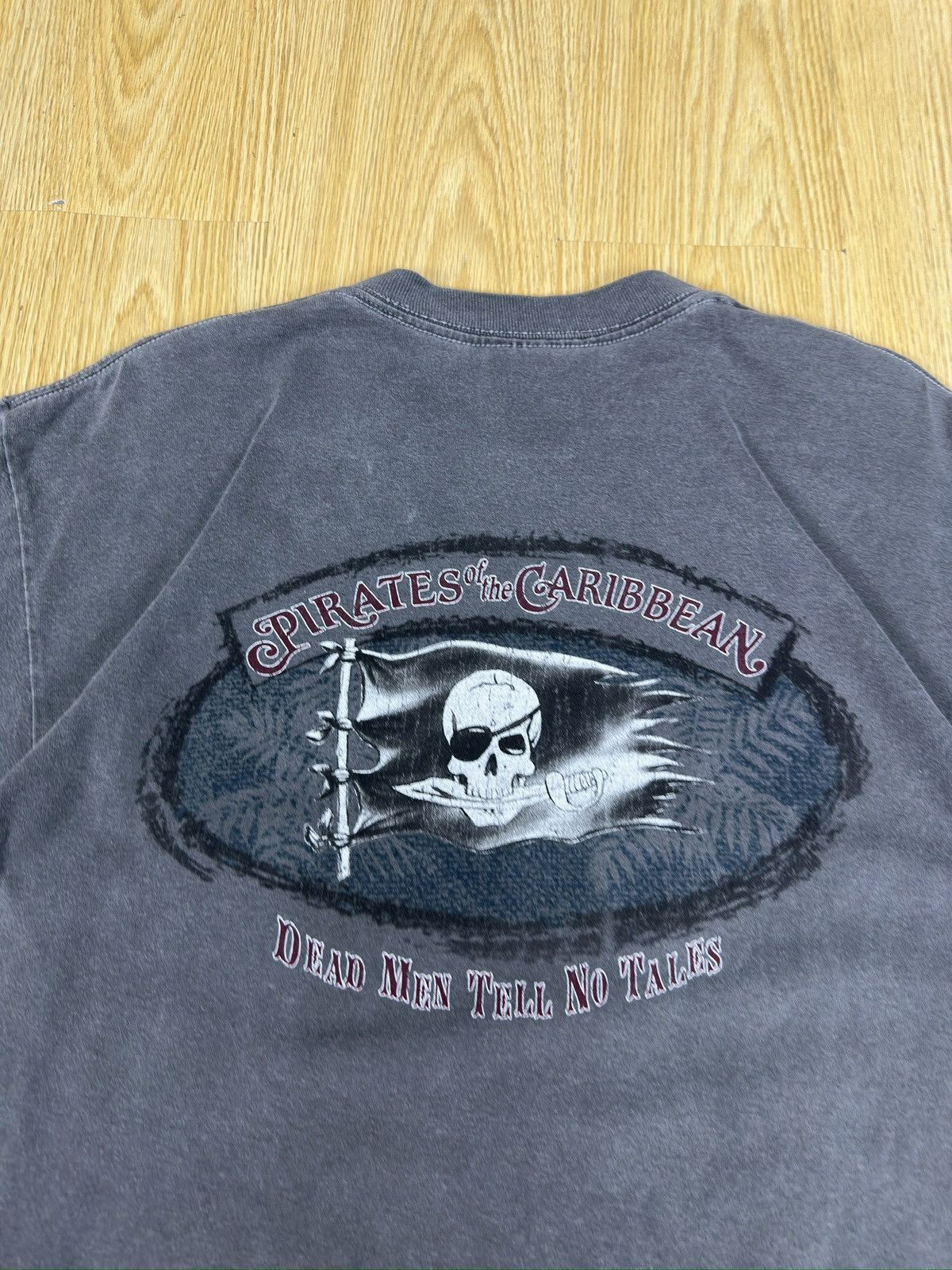 Vintage Vintage Pirates of the Caribbean Promo TShirt A896 Size US M / EU 48-50 / 2 - 2 Thumbnail