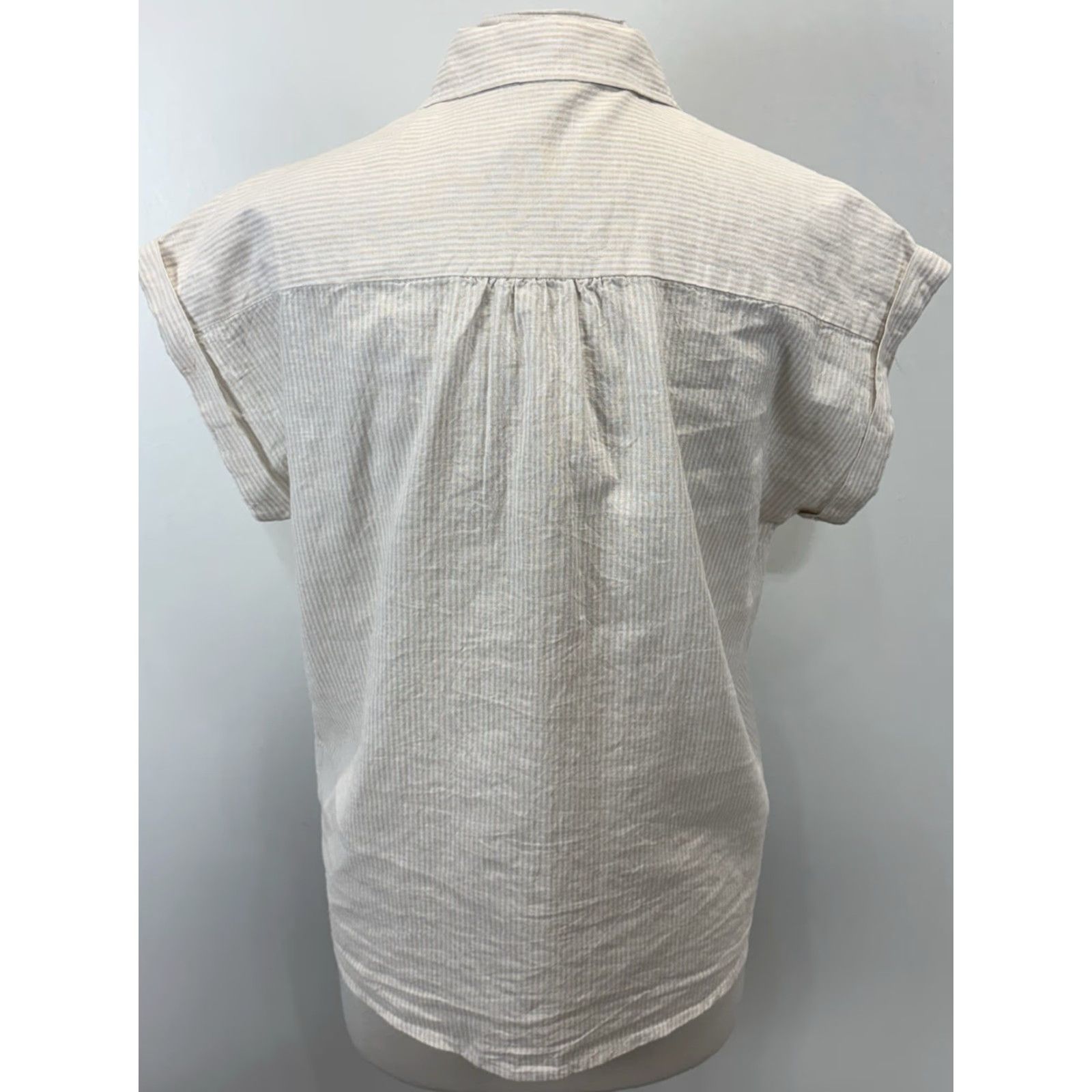 Saks Fifth Avenue VINTAGE Saks Fifth Avenue Women's Short Sleeve Button-Up Shirt Sz Small Linen Blend White Tan Striped Coastal Size S / US 4 / IT 40 - 3 Thumbnail