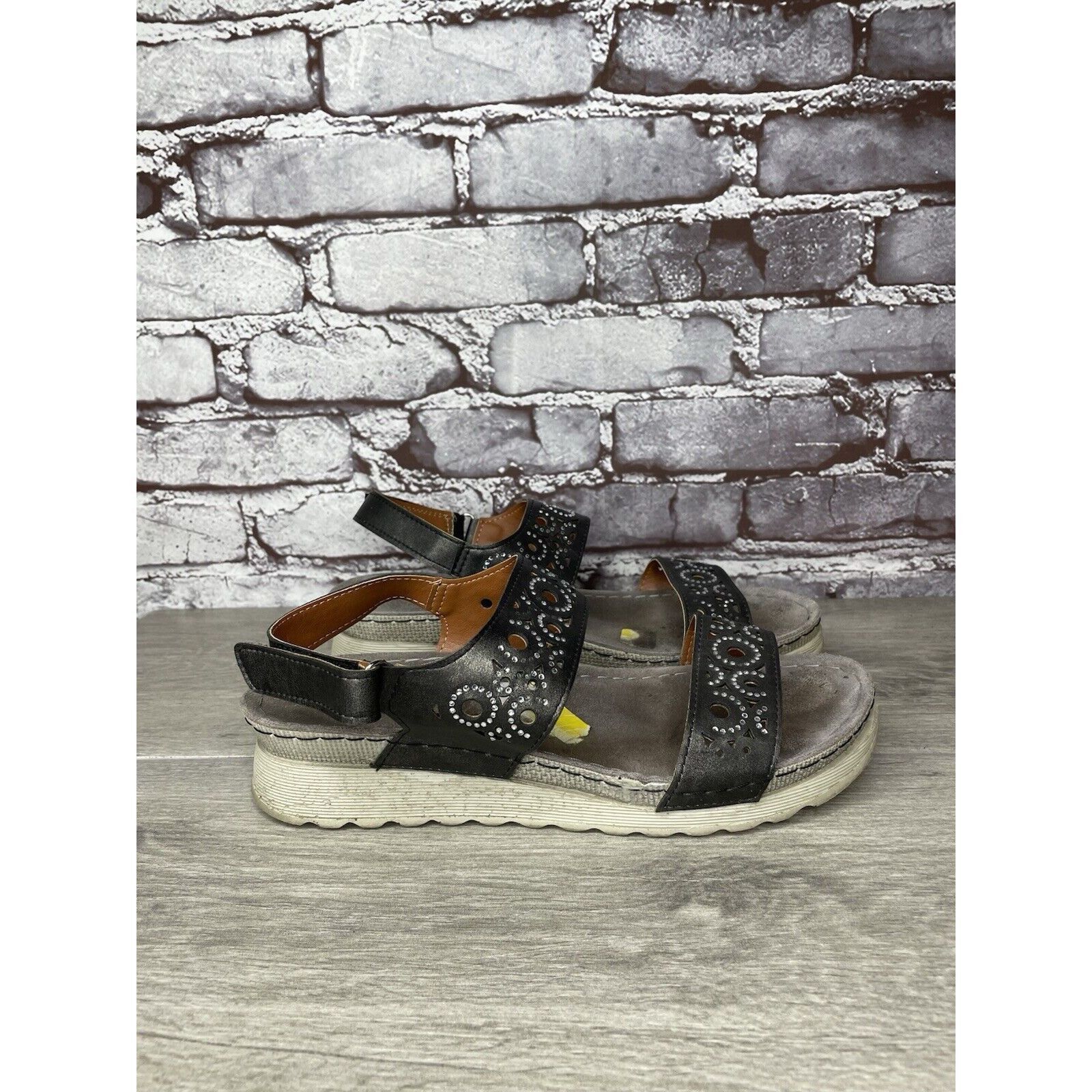 Call It Spring Flexus Spring Step Anatomic Black Leather Rhinestone Strap S Size US 10 / IT 40 - 3 Thumbnail