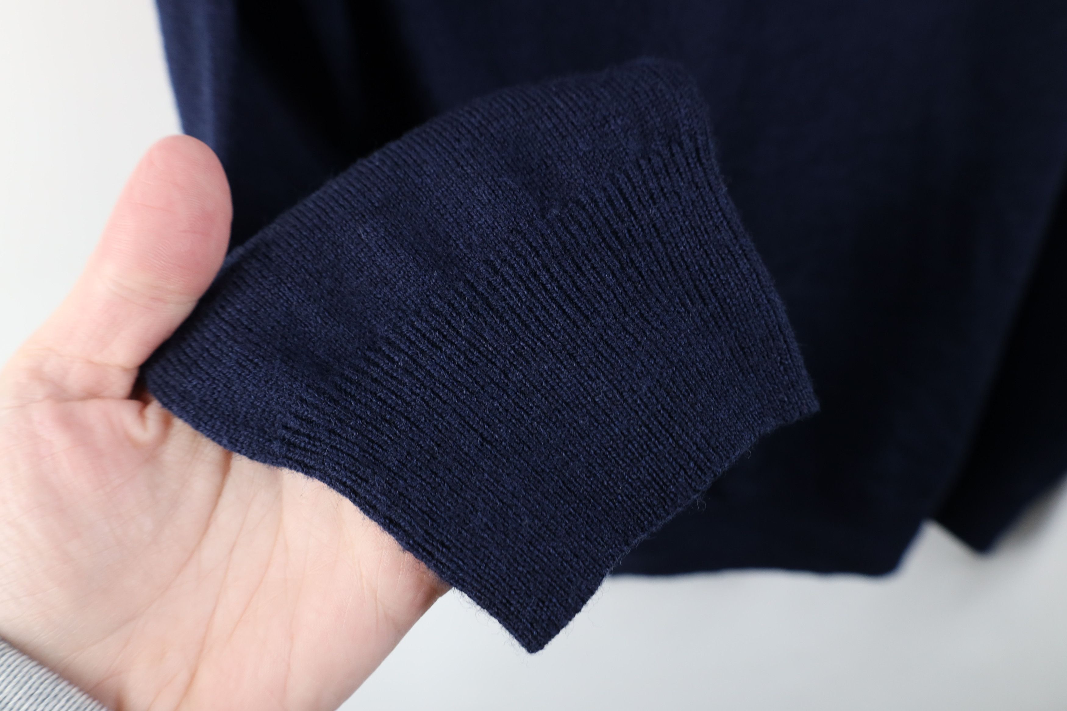 Gap Vintage Y2K Gap Fine Merino Knit V-Neck Sweater Navy Blue Size US S / EU 44-46 / 1 - 7 Thumbnail