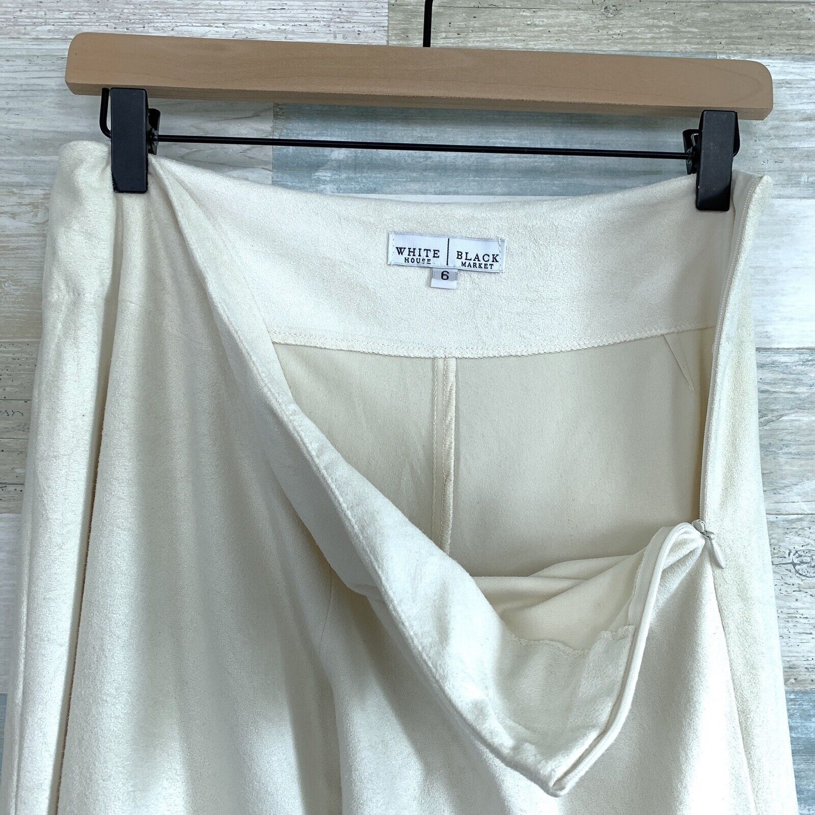 White House Black Market White House Black Market Faux Suede Wide Crop Pants Ivory 6 Size 28" / US 6 / IT 42 - 3 Thumbnail