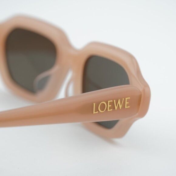 Loewe Loewe LW40157U 72E Sunglasses Shiny Pink Rectangle Frame Size ONE SIZE - 6 Thumbnail