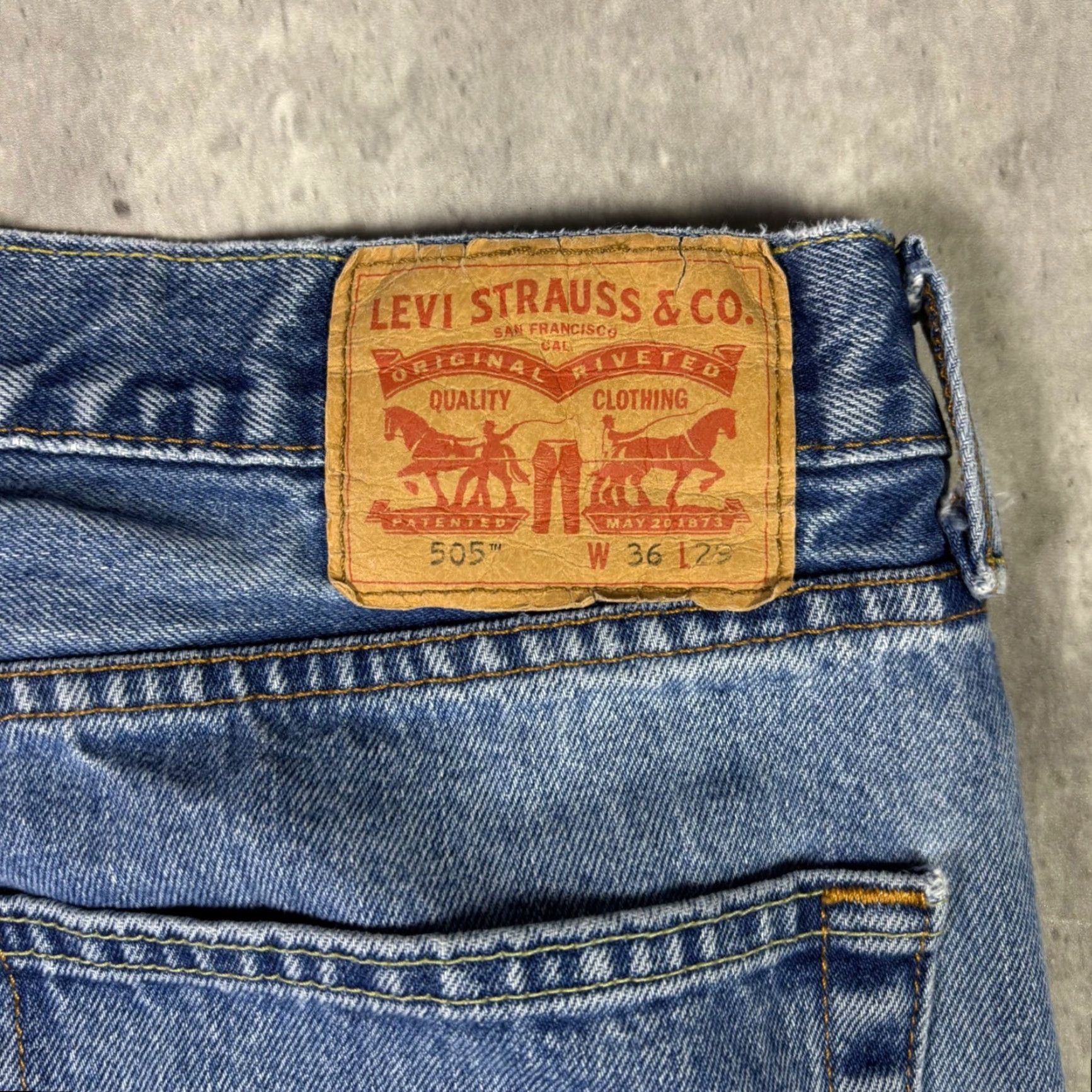 Denime VINTAGE Levi Strauss 505 Jeans Mens 34x28 Light Wash Denim Pants Straight Leg 5-Pocket Signature by Levi Strauss & Co. Mens Size US 34 / EU 50 - 7 Thumbnail