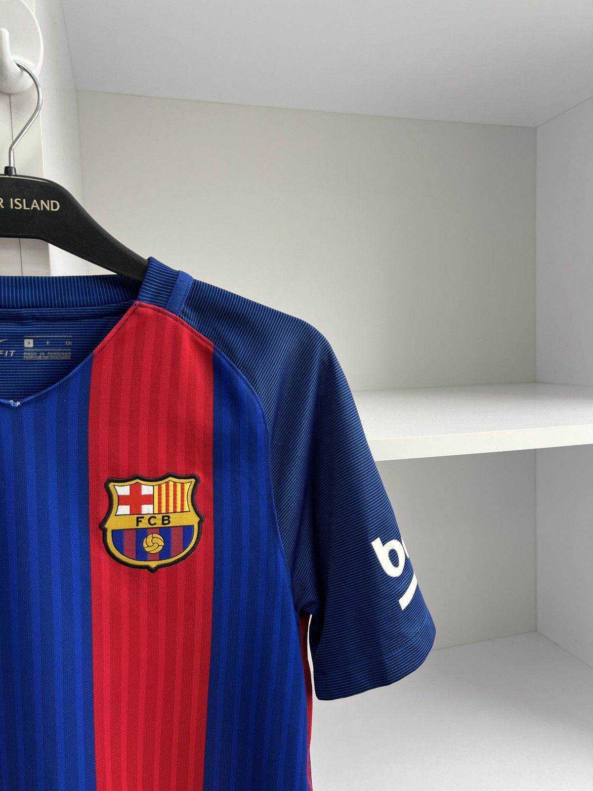 Nike × Vintage Vintage Barcelona Home 16/17 Jersey Size US S / EU 44-46 / 1 - 4 Thumbnail