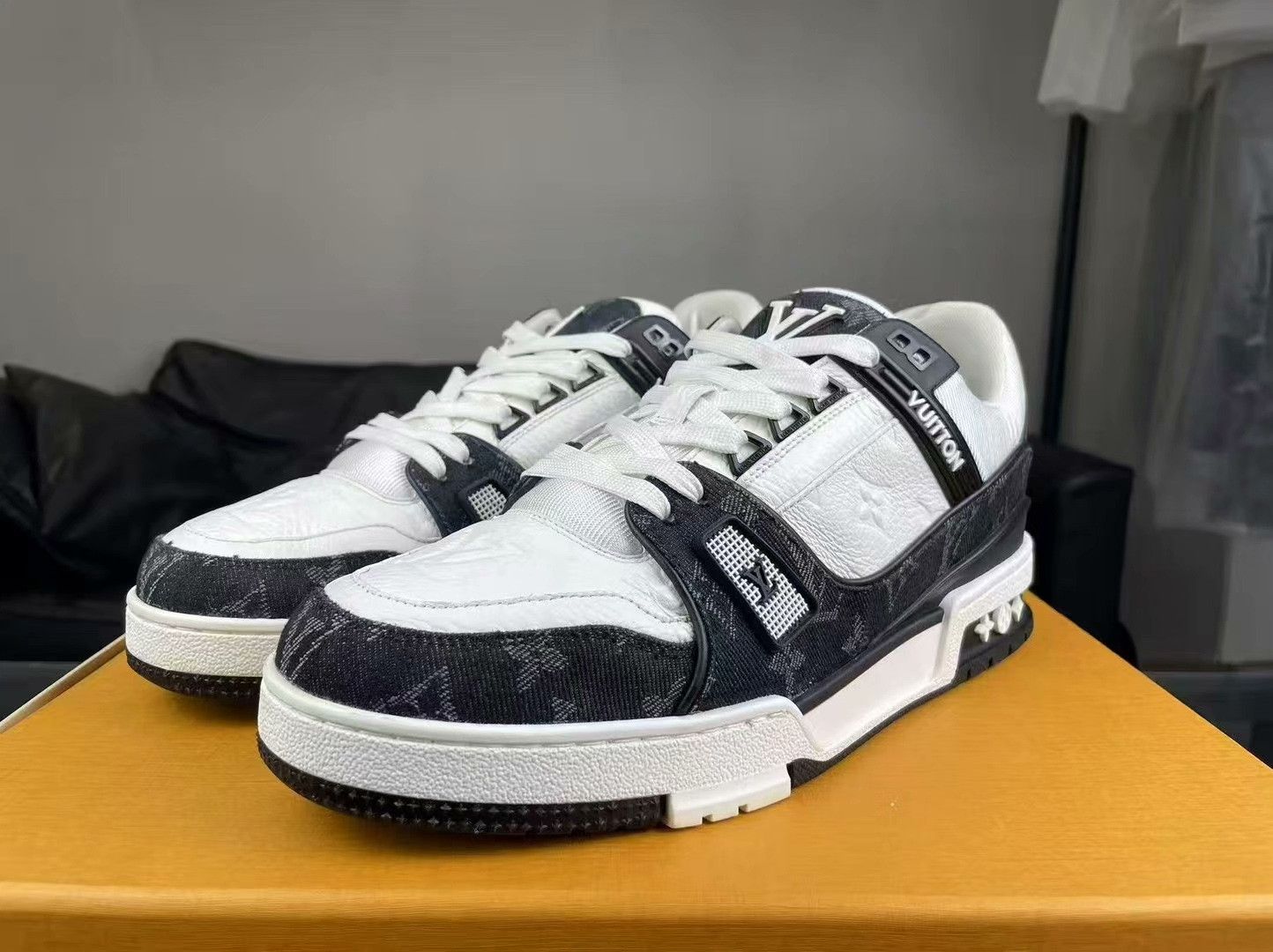 Louis Vuitton Louis Vuitton Training Denim Black Lowtop Sneakers 8.5 Men Size US 8.5 / EU 41-42 - 1 Thumbnail