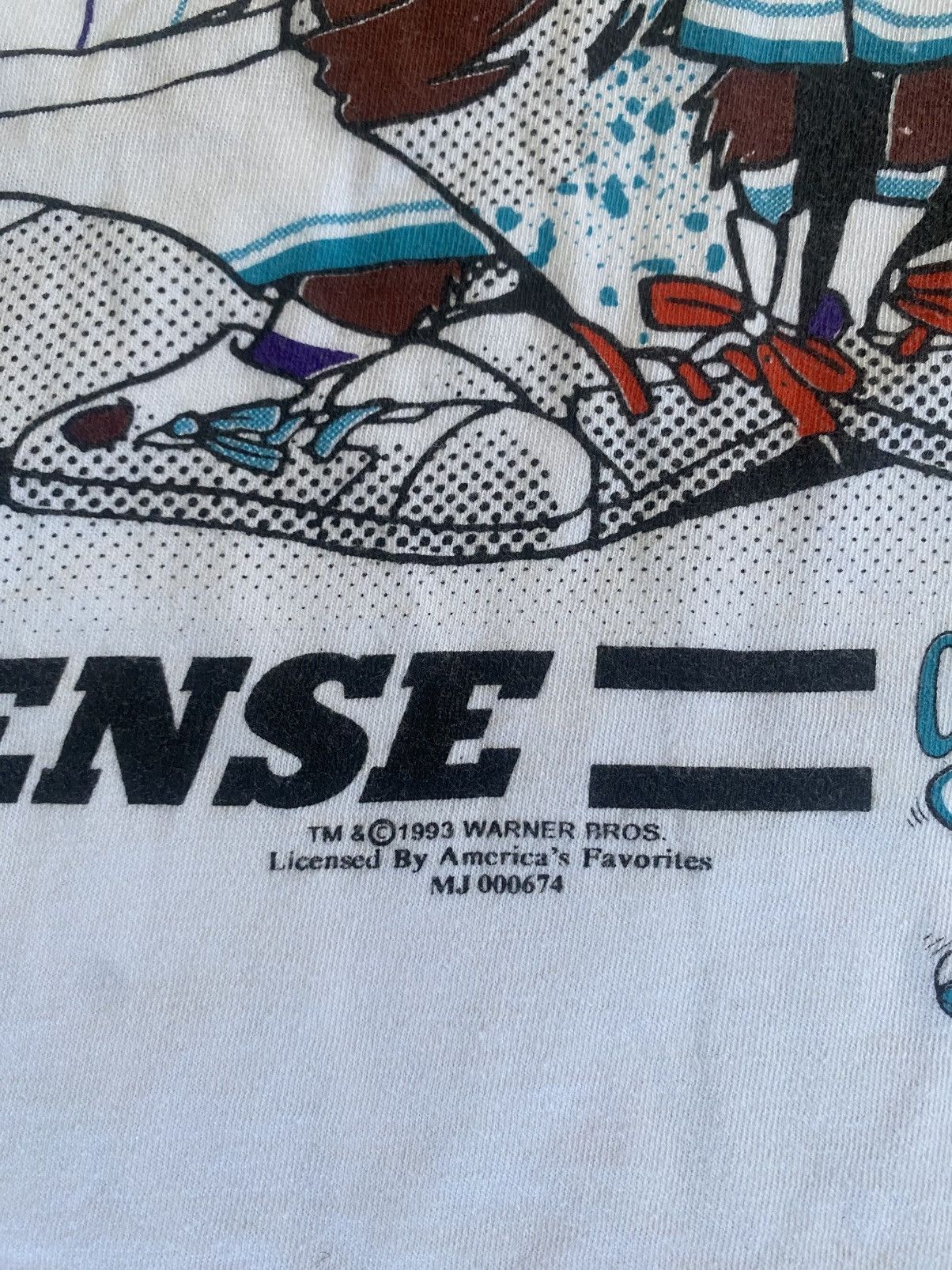 NBA × Vintage 90’s Looney Tunes Charlotte Hornets All Over Print T Shirt Size US L / EU 52-54 / 3 - 4 Thumbnail