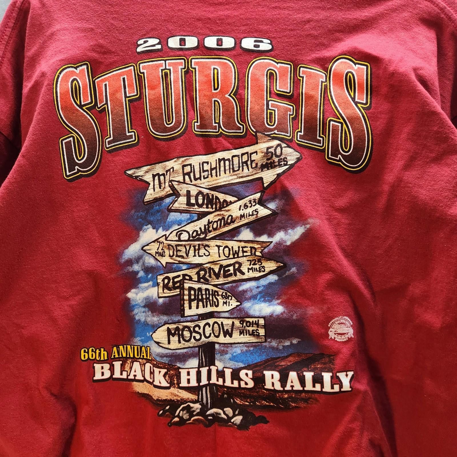 Gildan Sturgis 2006 Black Hills Rally Tshirt Red Size XL Size US XL / EU 56 / 4 - 7 Thumbnail