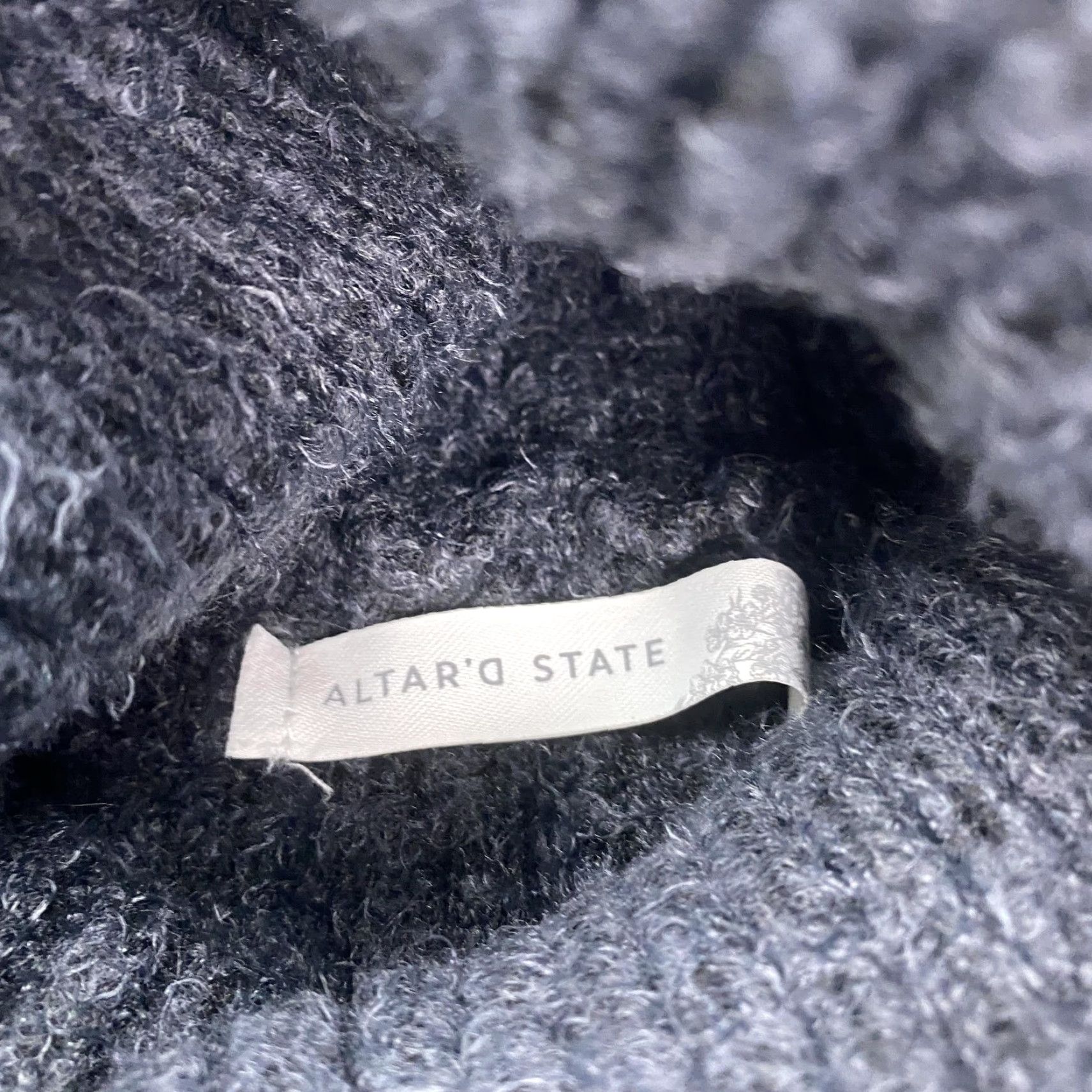 Vintage Altar'd State Sweater Womens XL Gray Turtleneck Raglan Ribbed Fuzzy Pullover Size XL / US 12-14 / IT 48-50 - 5 Thumbnail