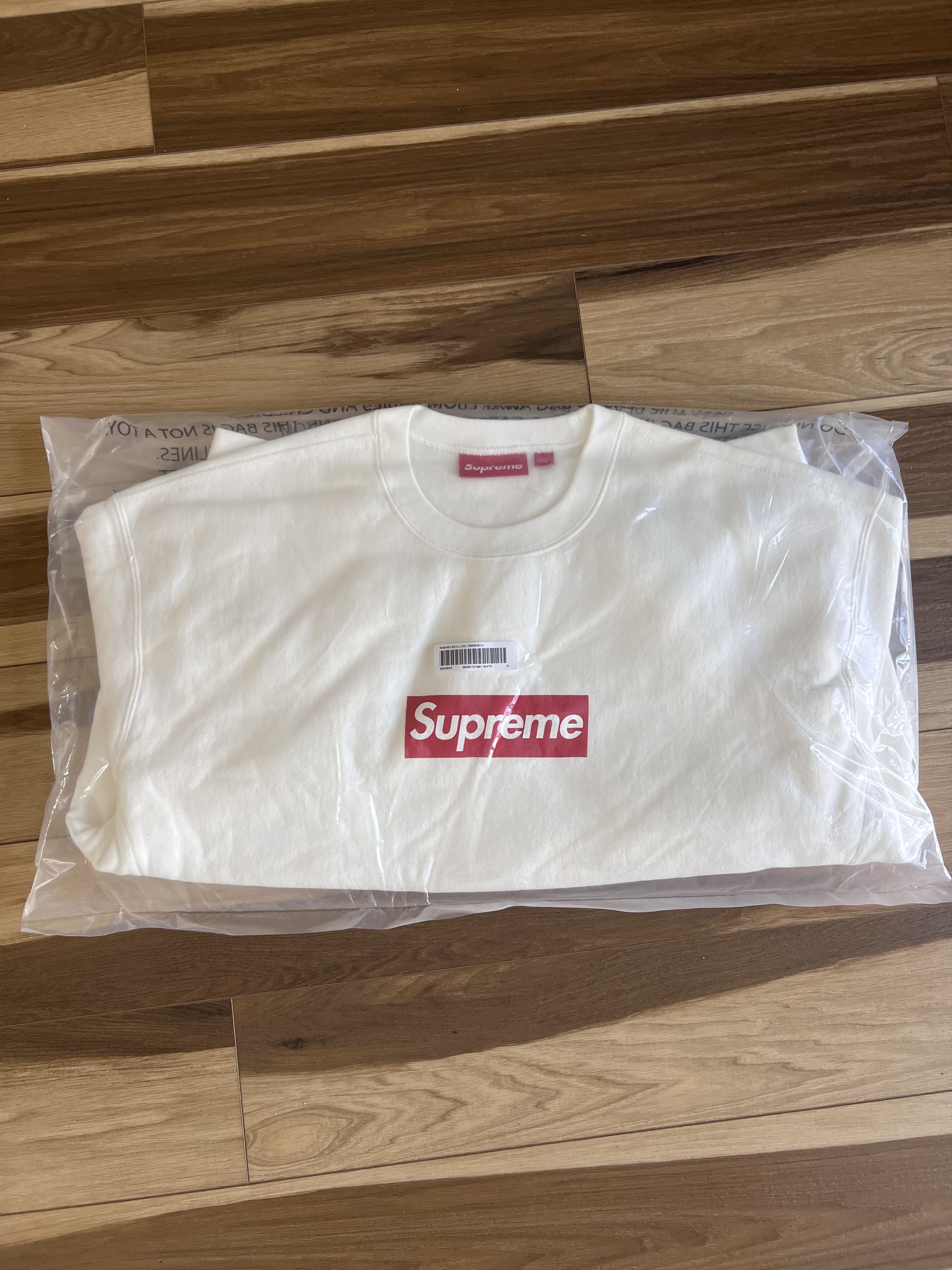 Supreme Supreme Washed Box Logo Crewneck Sweatshirt in White Size US M / EU 48-50 / 2 - 1 Thumbnail