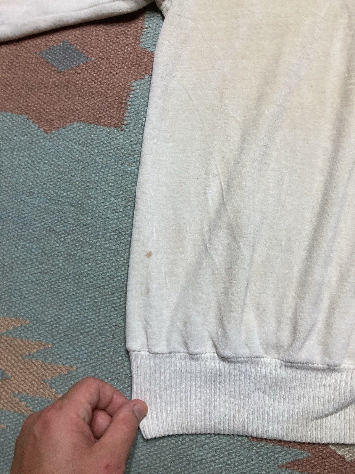 Vintage Vintage 70s polo shirt soft velour white stained small Size US S / EU 44-46 / 1 - 11 Thumbnail