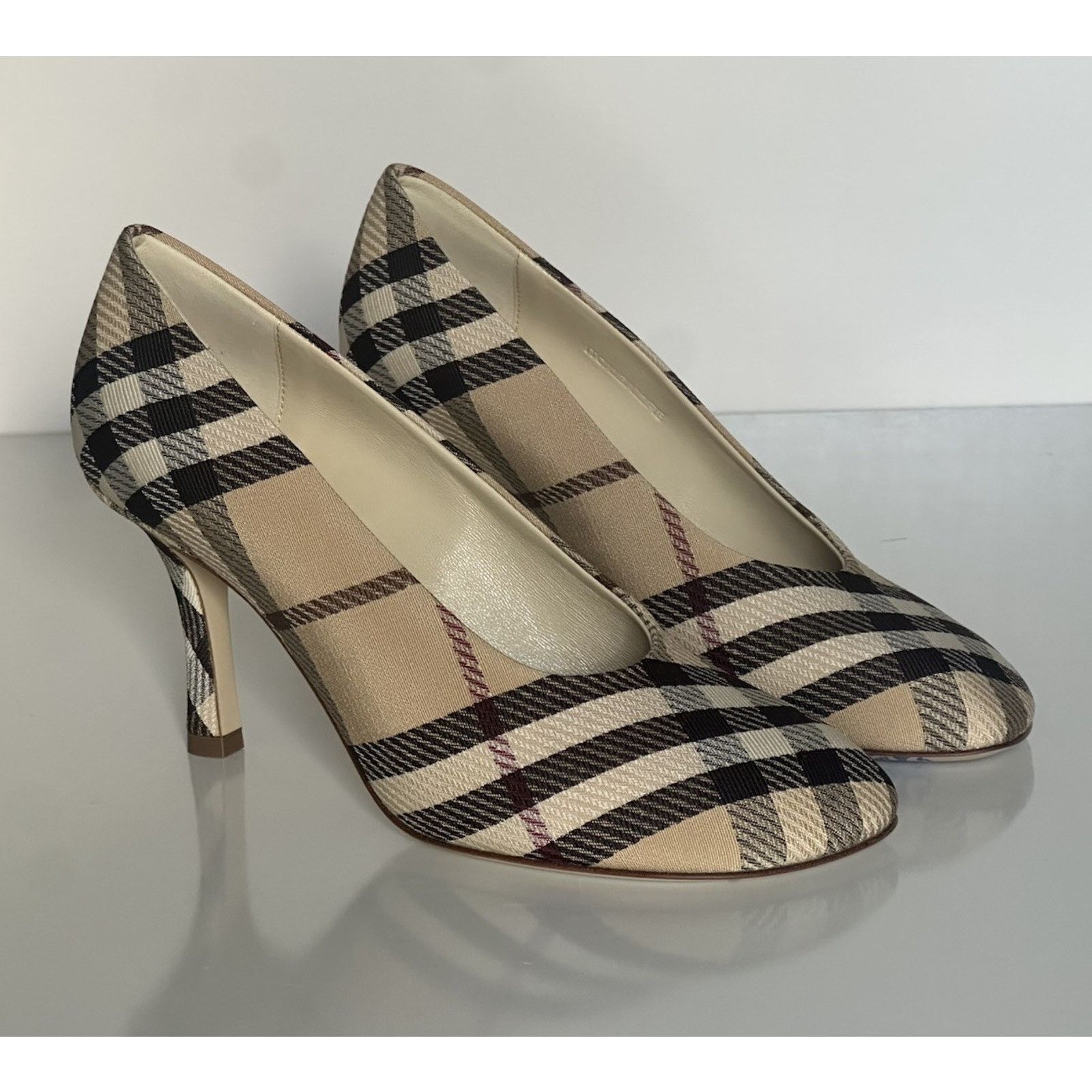 Burberry Burberry Women's Pump Alabaster IP Check Shoes 6 US 8100970 Size US 6 / IT 36 - 7 Thumbnail