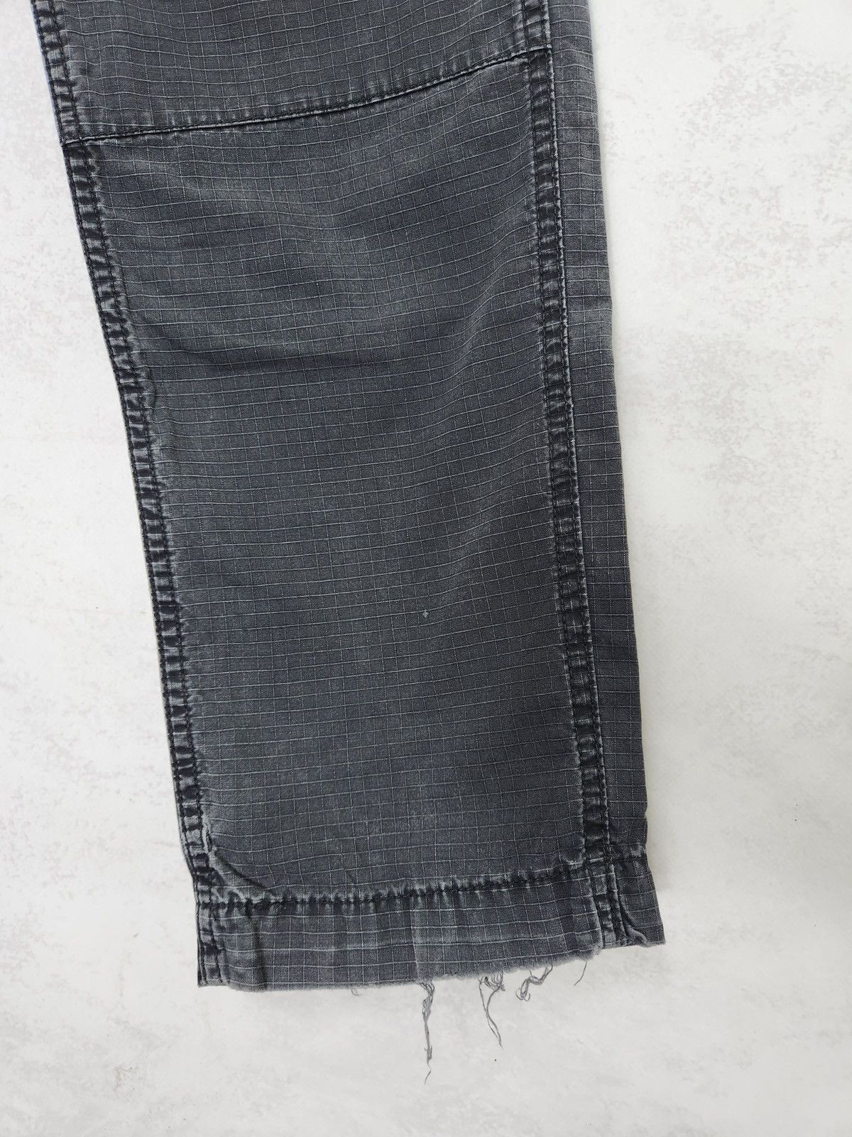 Carhartt × Carhartt Wip × Vintage Vintage 90s Carhartt Slim Cargo Pants distressed 29x32 Size US 29 - 3 Thumbnail
