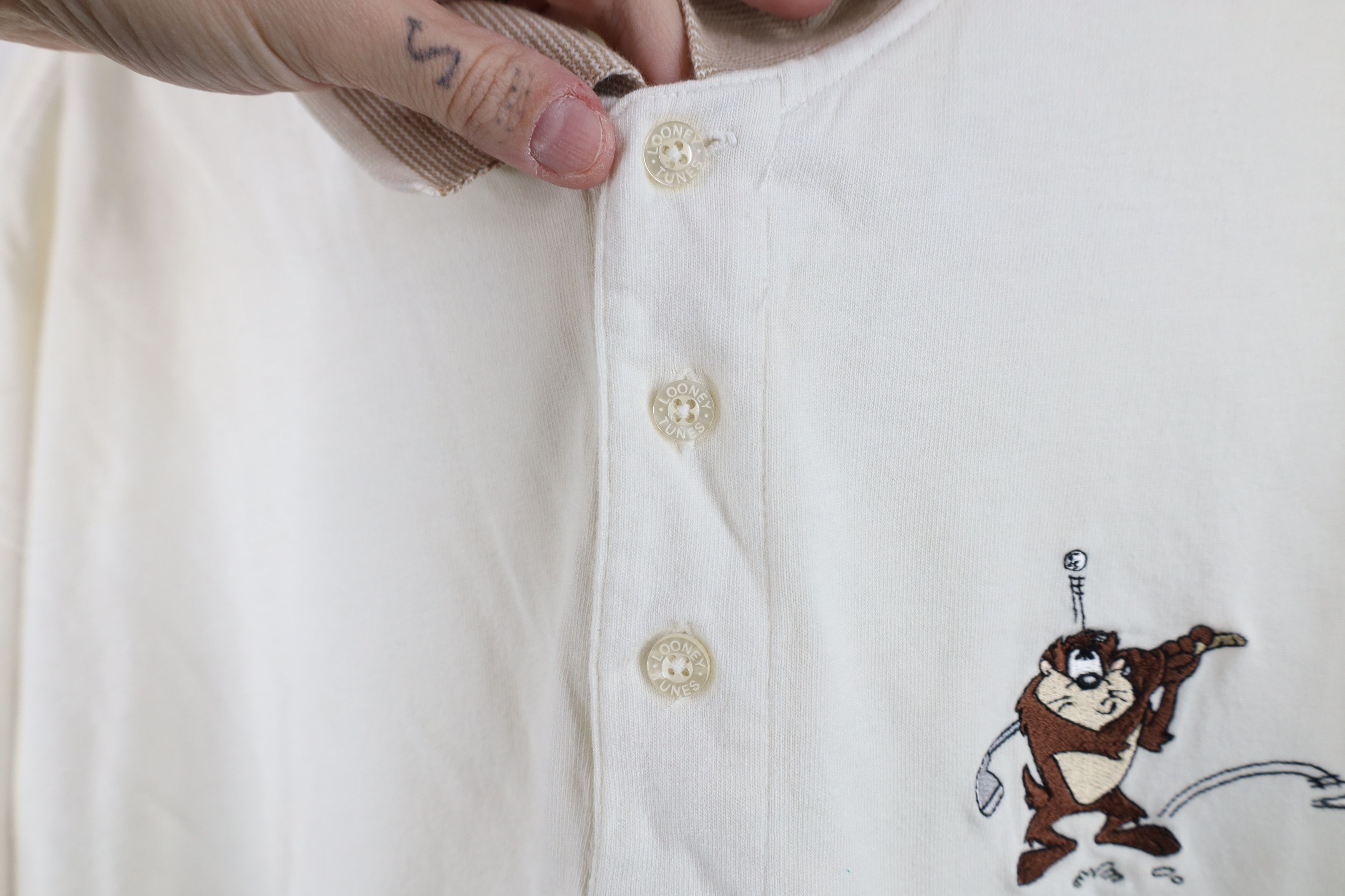 Vintage Vintage 90s Warner Bros Tazmanian Devil Taz Golf Polo Shirt Size US XL / EU 56 / 4 - 6 Thumbnail