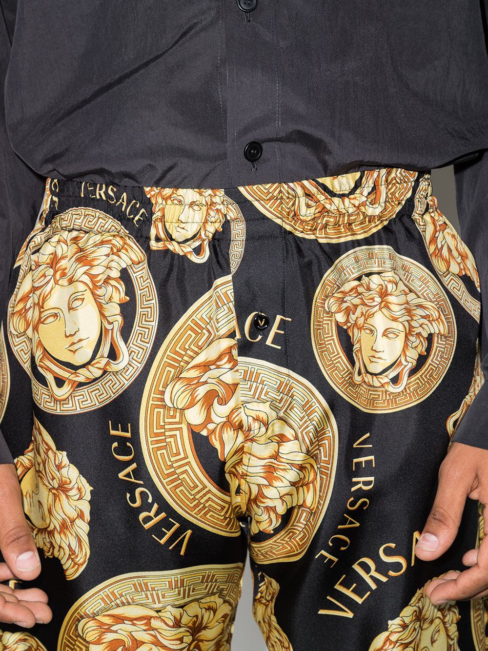Versace VERSACE Amplified MEDUSA Print SILK PAJAMA PANTS sz 4 IT I M Size US 32 / EU 48 - 3 Thumbnail