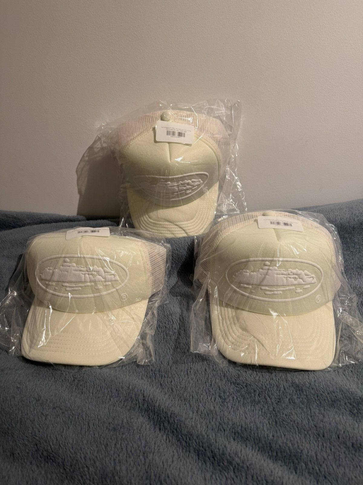 Corteiz ALCATRAZ PUFF PRINT TRUCKER HAT [OFF WHITE] Size ONE SIZE - 4 Thumbnail