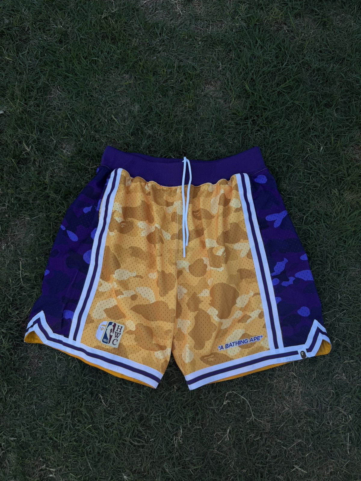 Bape × Mitchell & Ness × NBA Los Angeles Lakers Gold M&N x BAPE Camo Shorts Size US 38 / EU 54 - 1 Thumbnail