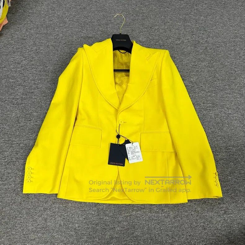 Louis Vuitton Louis Vuitton Show style lemon yellow blazer jacket Size US S / EU 44-46 / 1 - 1 Thumbnail