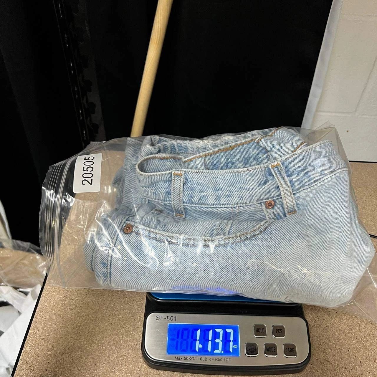 Levi's Vintage Levi's 560 Jeans 40x30 Loose Fit Denim Tapered Size US 40 / EU 56 - 10 Thumbnail