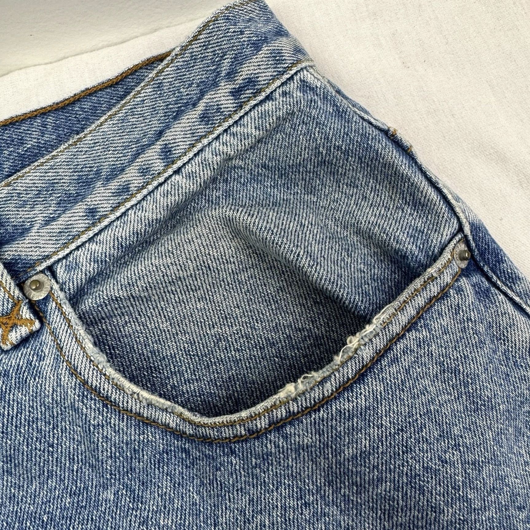 Tommy Hilfiger VINTAGE Tommy Hilfiger Jeans Adult 38x33 Relaxed Blue 90s Hip Hop Grunge Mens Jeans Size US 38 / EU 54 - 4 Thumbnail