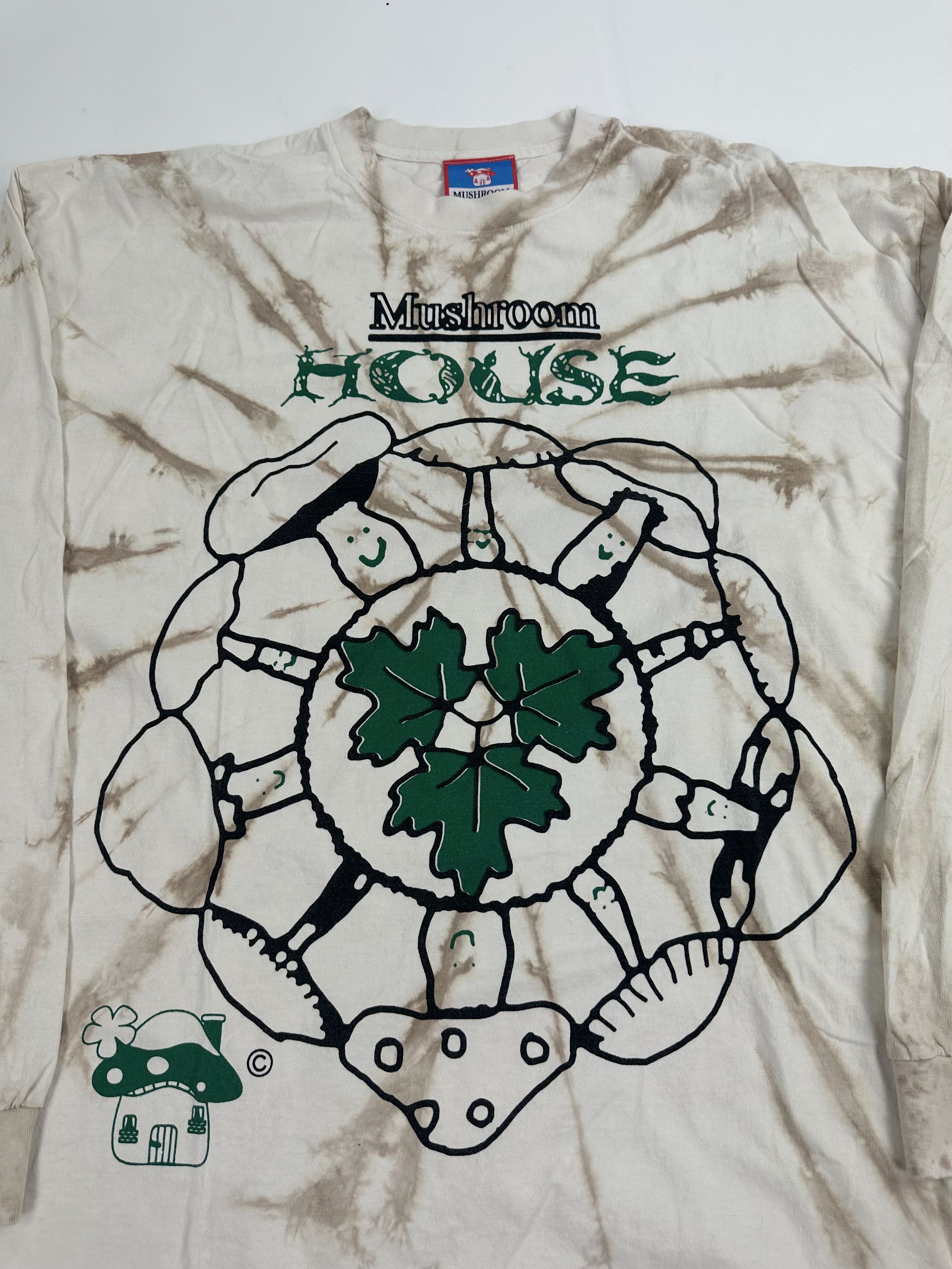 Online Ceramics Online Ceramics Mushroom House long sleeve Size US XXL / EU 58 / 5 - 2 Thumbnail