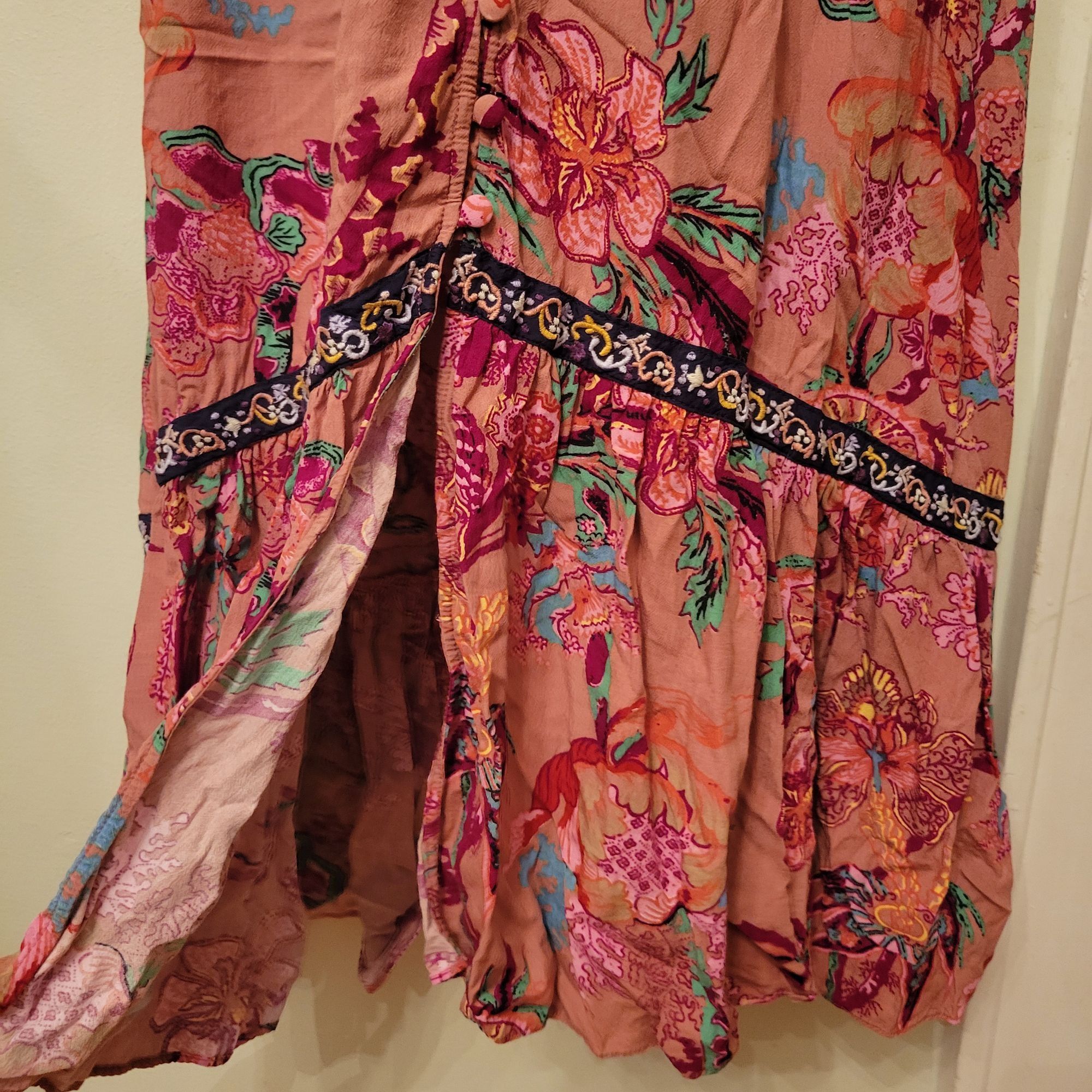 Anthropologie Anthropologie M Bohemian Floral Maxi Dress Flutter Sleeves V Size M / US 6-8 / IT 42-44 - 6 Thumbnail