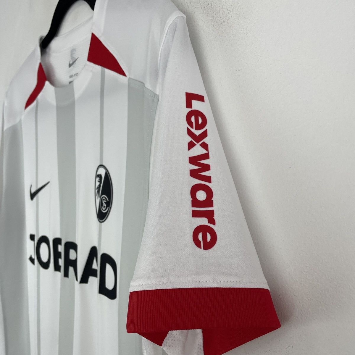Nike SC Freiburg Away Nike Men’s Jersey Shirt 2024/2025 size M Size US M / EU 48-50 / 2 - 4 Thumbnail