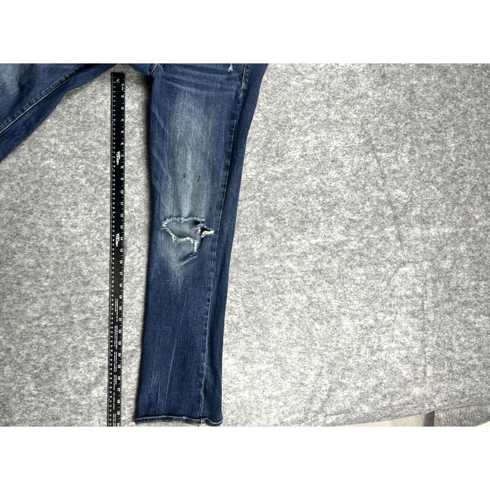 American Eagle Outfitters VINTAGE? No. American Eagle Outfitters Women’s Jeans Kick Boot Medium Wash Distressed Size 10 Regular Size 32" / US 10 / IT 46 - 3 Thumbnail
