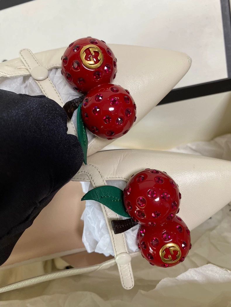 Gucci Gucci Cherry Low Heels with Dust Bag-2506 Size US 6 / IT 36 - 3 Thumbnail