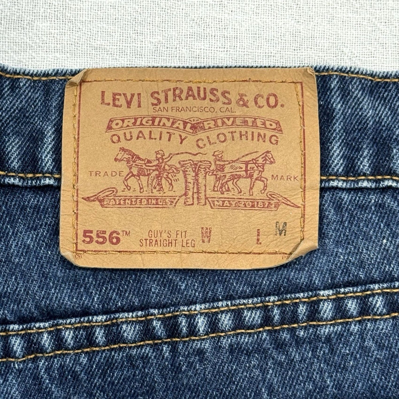 Levi's VINTAGE Levi’s 556 Jeans 14 Med Guys Fit Straight Leg 90s Blue Denim USA Women’s Regular Size 34x31 Girls/Mens? Size 36" / US 14 / IT 50 - 3 Thumbnail