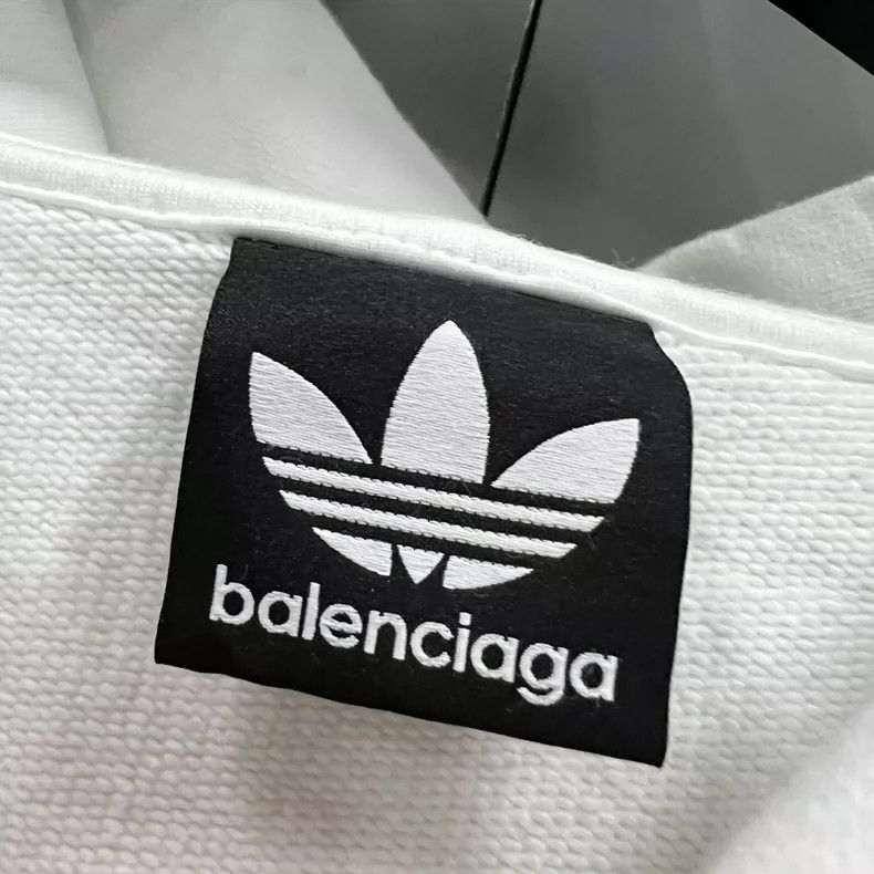 Balenciaga Balenciaga Adidas x Co-branded White Hoodie with Front Emb Size US XL / EU 56 / 4 - 3 Thumbnail