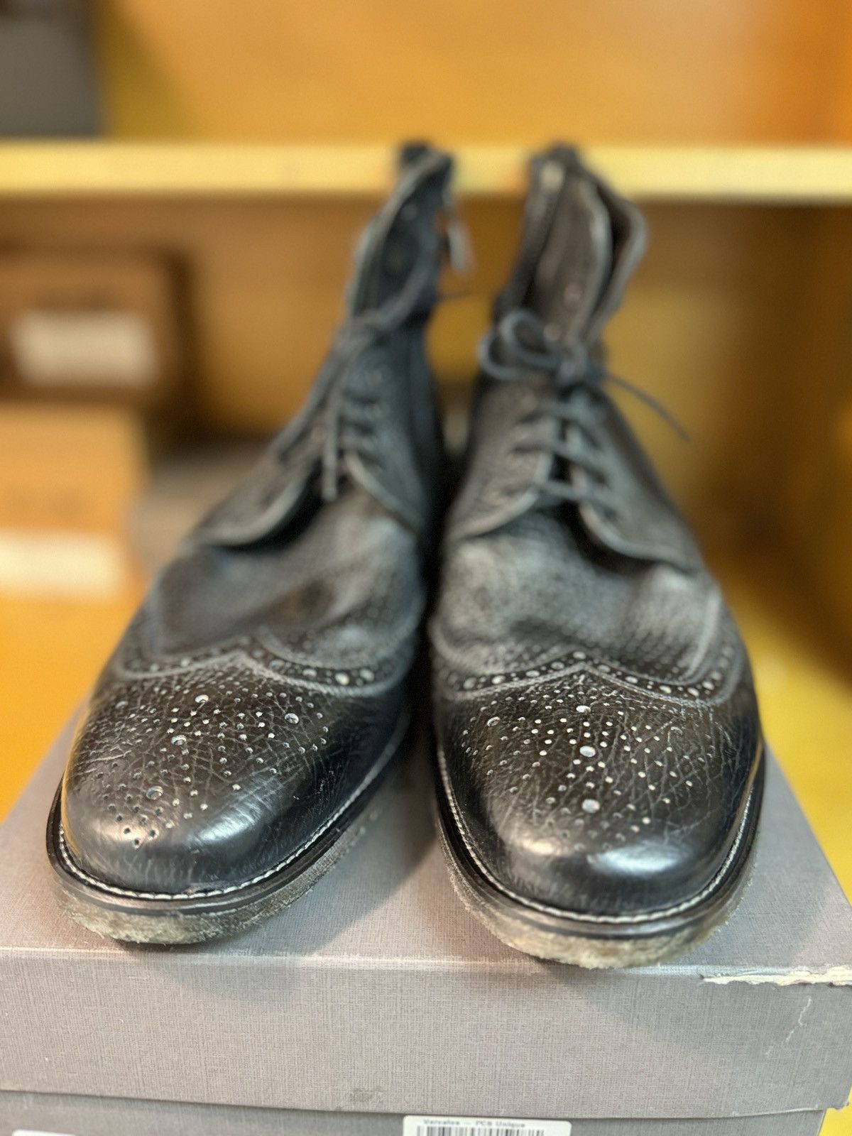 John Varvatos Fleetwood Wingtips 8 1/2 John Varvatos Collection Fleetwood Wingtip Brown Leather  main image 2