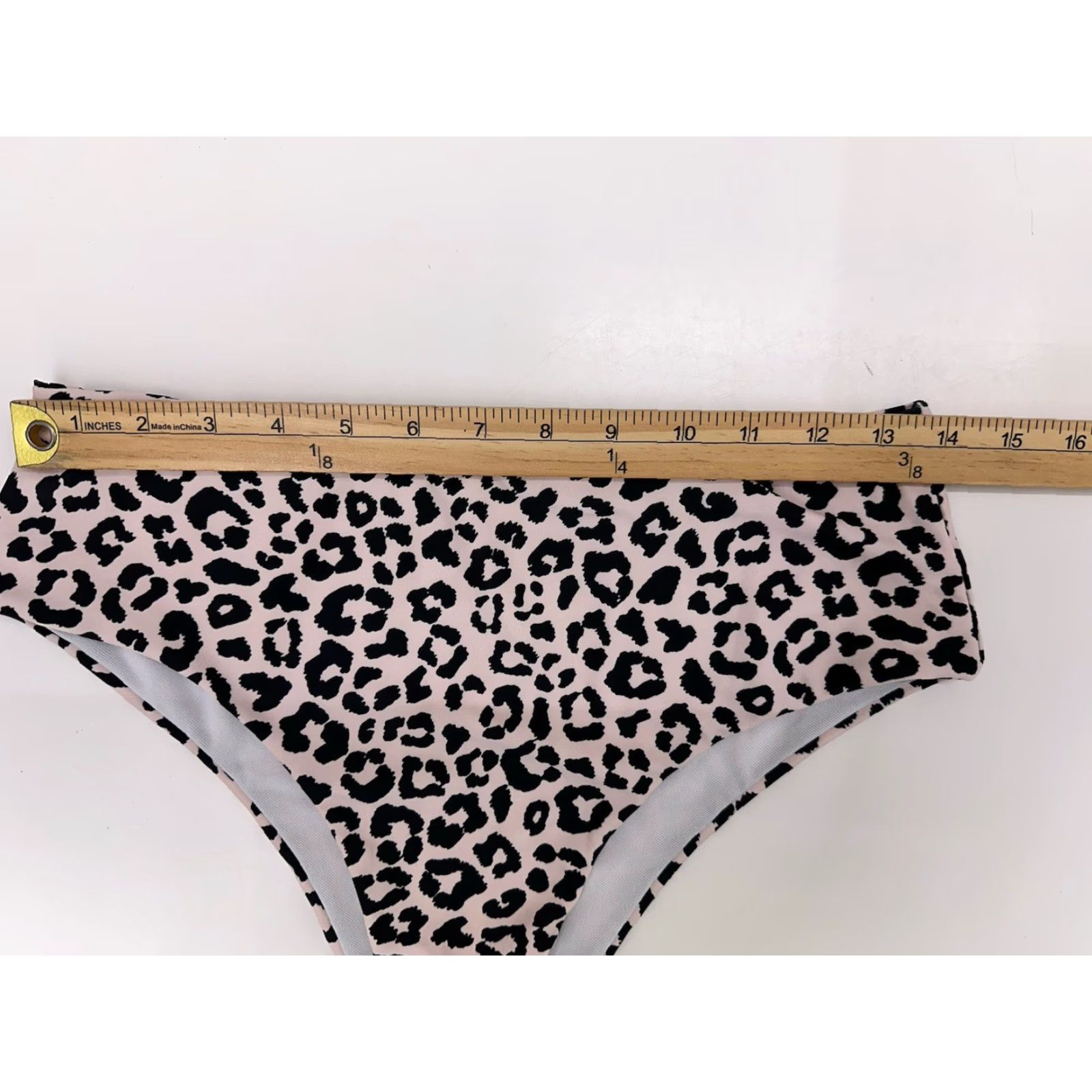 Shein Shein Womens Swimsuit Bikini Bottoms Size Medium Animal Print Color Green Womens Beach Bikini Bottoms M Green Animal Print Size 32" / US 10 / IT 46 - 5 Thumbnail