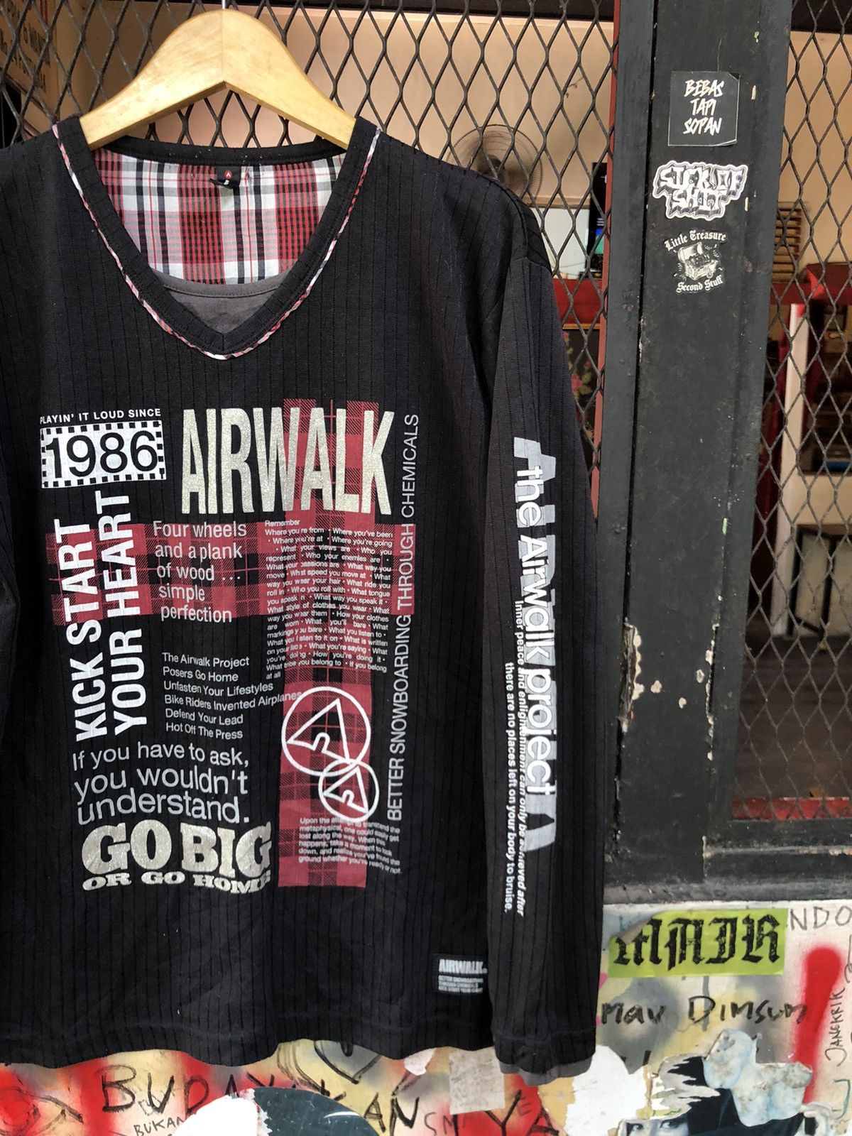If Six Was Nine × Japanese Brand × Le Grande Bleu (L.G.B.) AIR WALK POEM LONG SLEEVE LGBSTYLE Size US XL / EU 56 / 4 - 2 Thumbnail