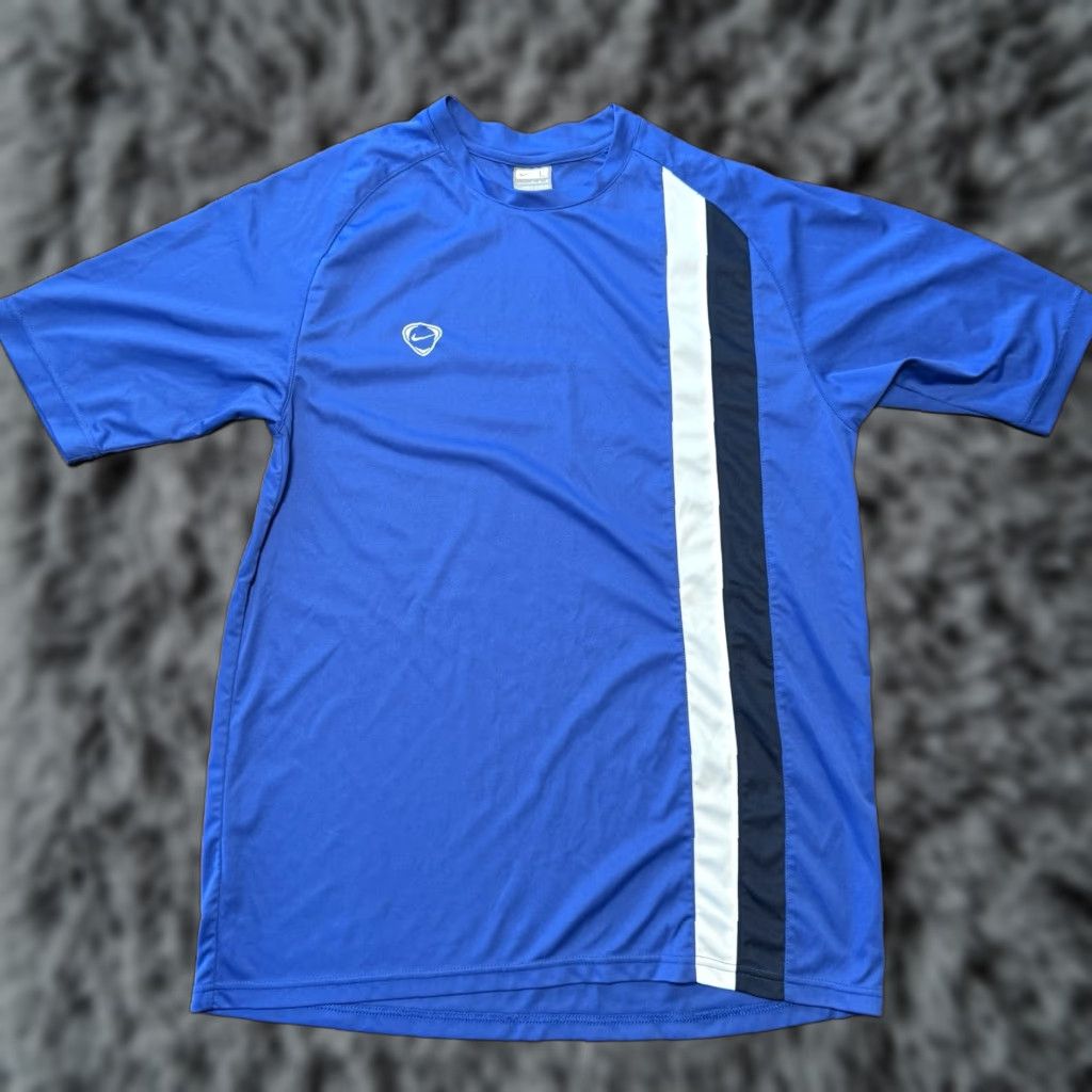Nike Vintage Nike Shirt Mens Large Blue White Sport Jersey Athletic Silver Ta Size US L / EU 52-54 / 3 - 1 Thumbnail