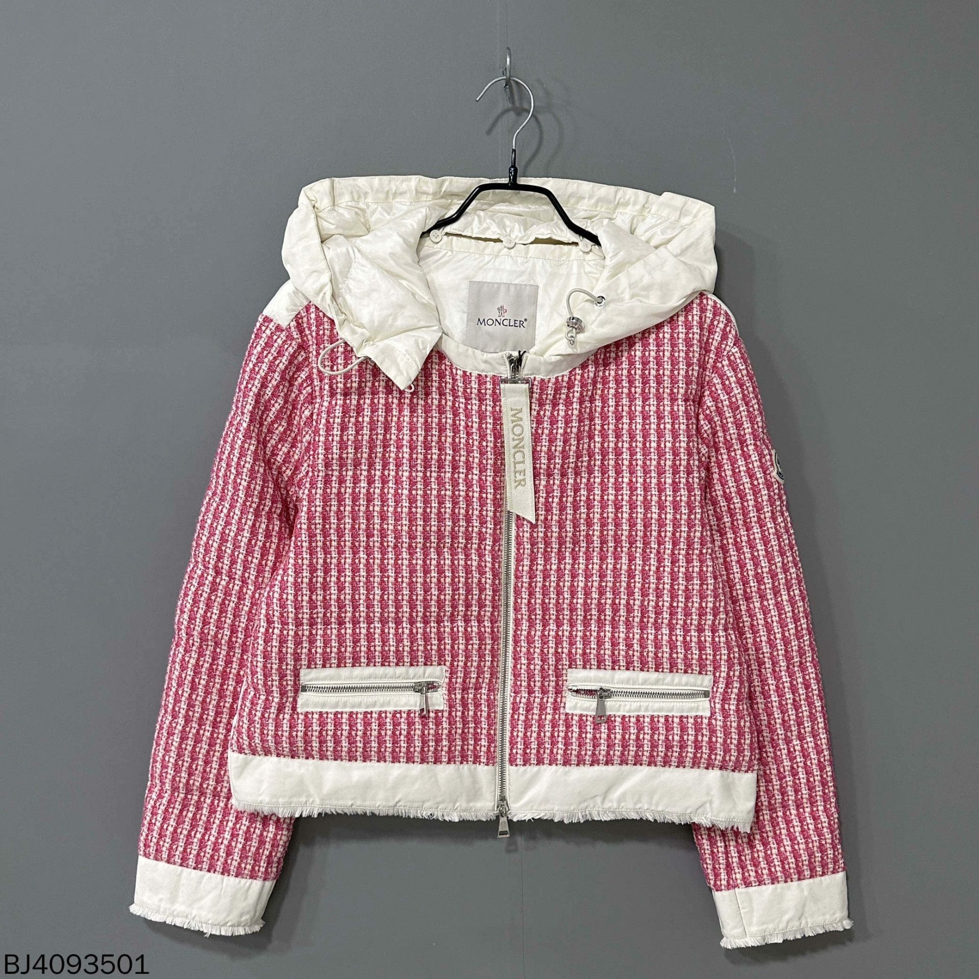 Moncler Moncler Down Pink Jacket S Women Size S / US 4 / IT 40 - 1 Thumbnail