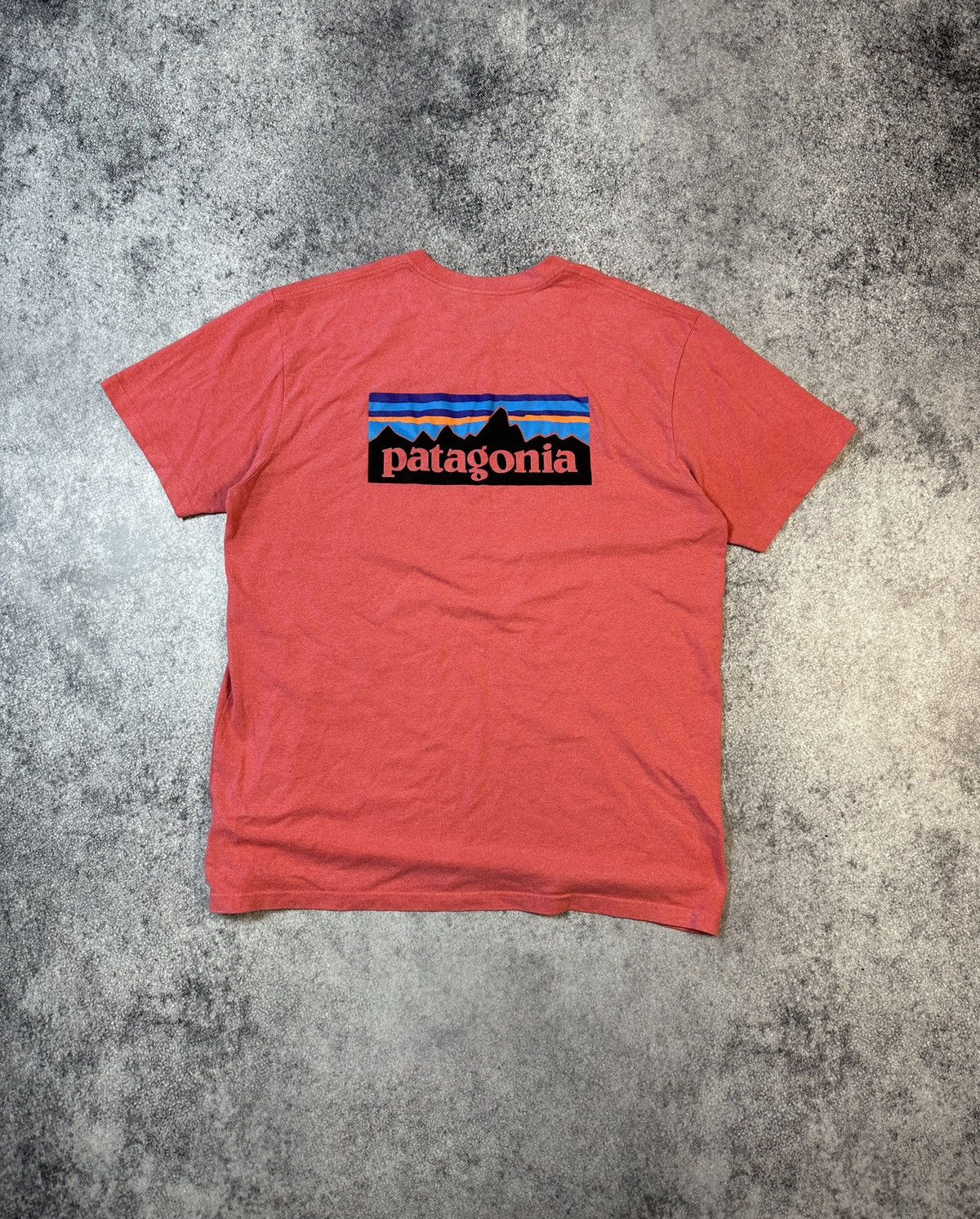 Patagonia Patagonia Logo Back T-shirt Streetwear Rare Casual XL Rare Size US XL / EU 56 / 4 - 1 Thumbnail