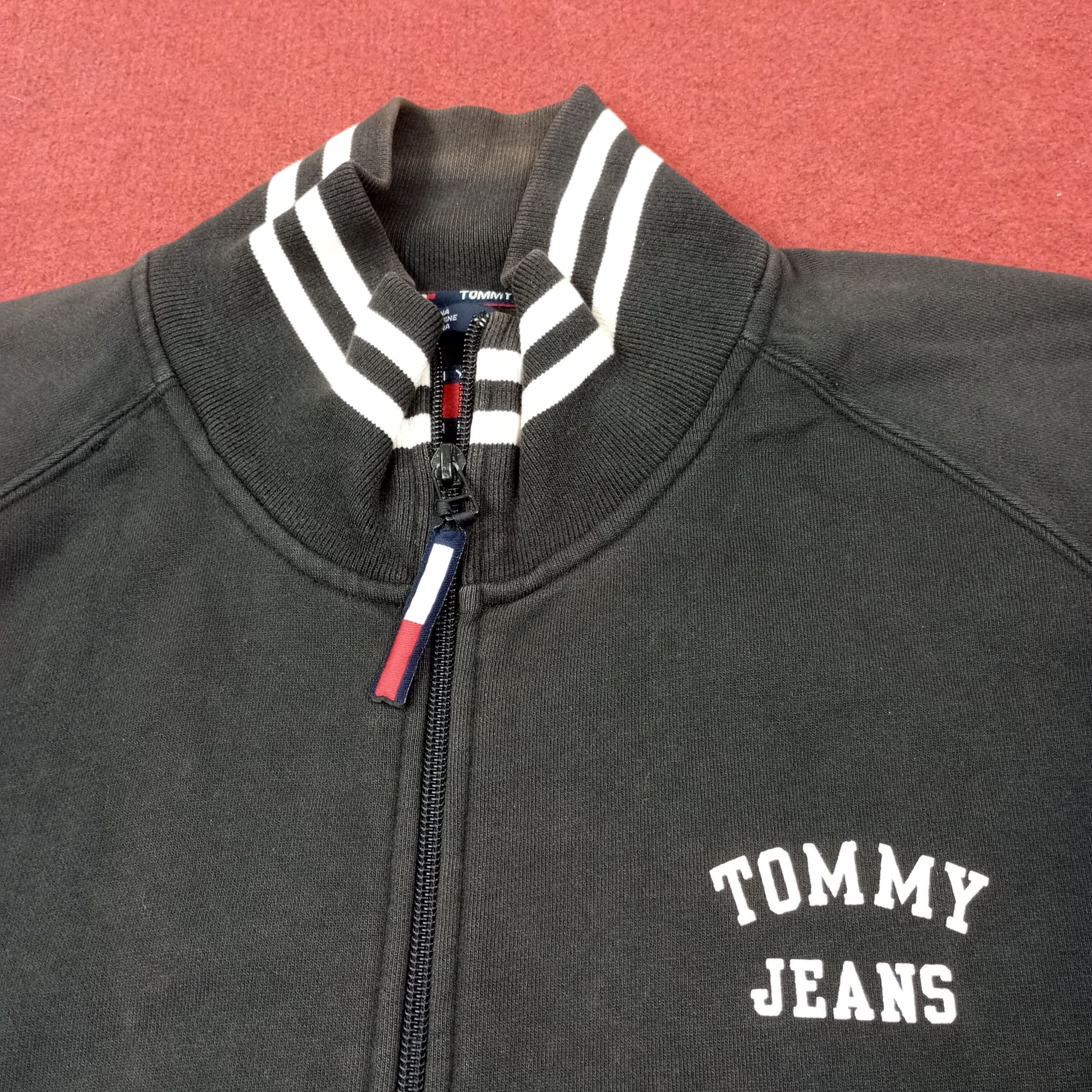Tommy Hilfiger Tommy Hilfiger Spellout Design Sweater Jacket c255n11 Size US XL / EU 56 / 4 - 4 Thumbnail