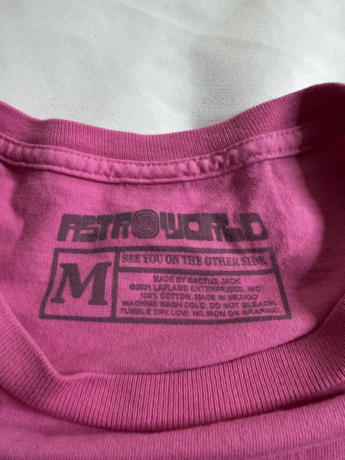 Travis Scott Authentic pink 2021 Travis Scott Astroworld festival T-shirt Size US M / EU 48-50 / 2 - 3 Thumbnail