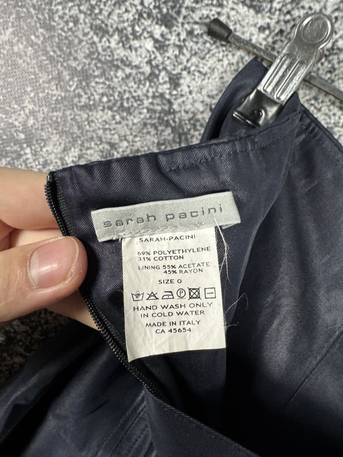 Sarah Pacini Designer Sarah Pacini Skirt Wint Belt Made in Italy Size 0 Size 25" / US 0 / IT 36 - 9 Thumbnail