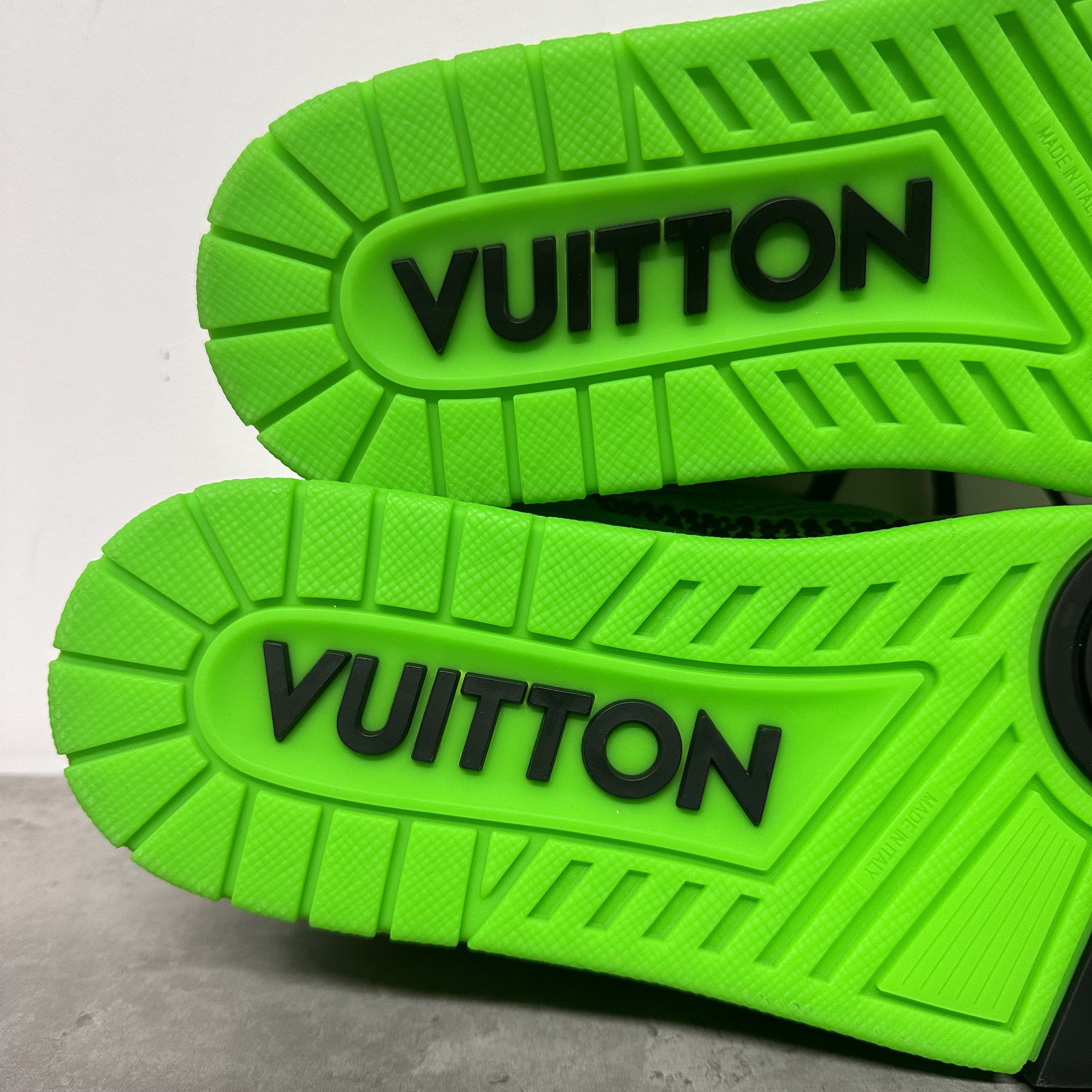 Louis Vuitton Louis Vuitton Skate US9.5 LV Trainer Mens green trainer Size US 9.5 / EU 42-43 - 16 Thumbnail