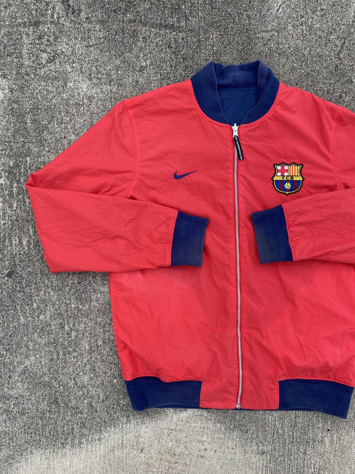 Nike Vintage FCB Nike Swoosh Windbreaker Jacket Size US L / EU 52-54 / 3 - 1 Thumbnail