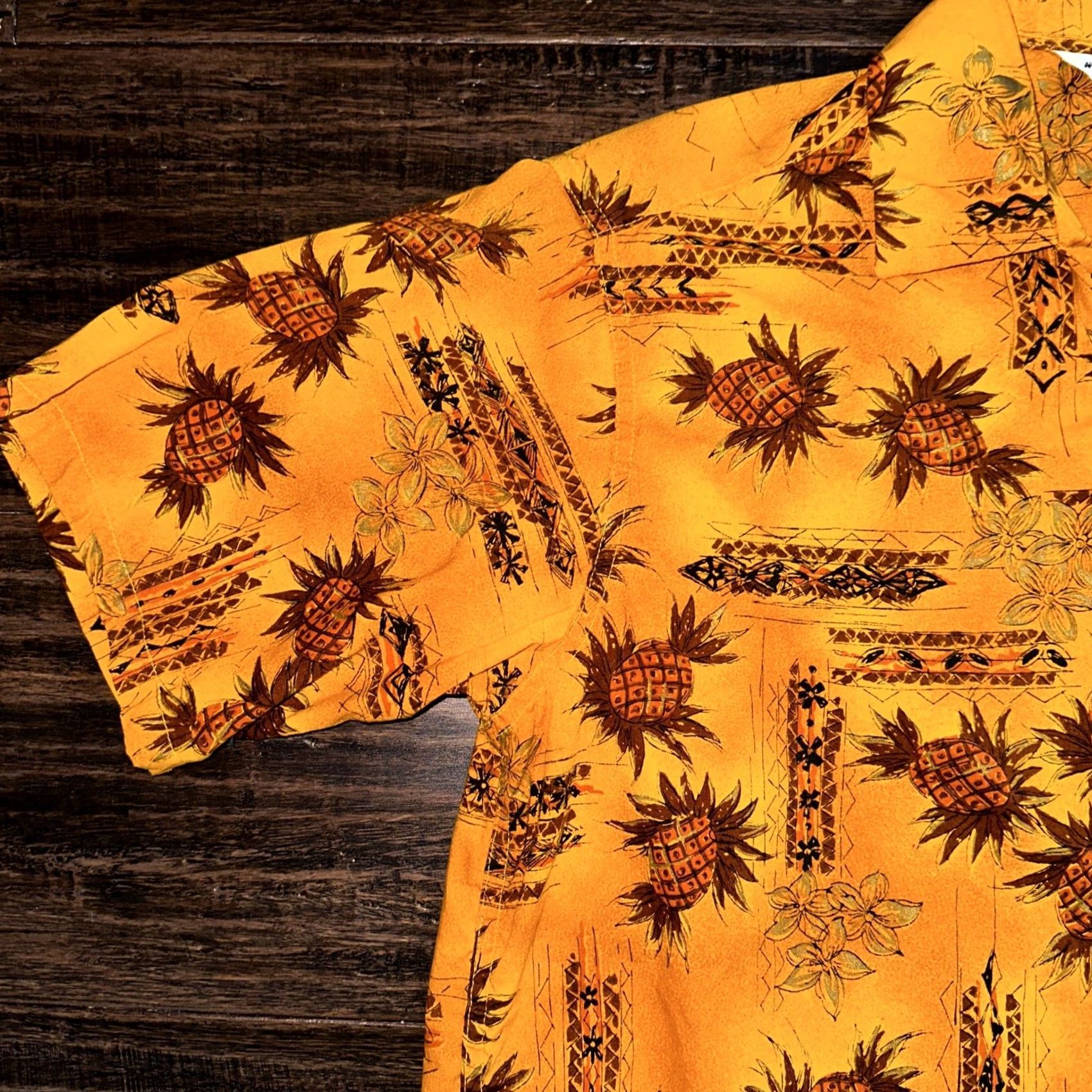 Vintage VINTAGE Made In Hawaii Aloha Shirt Mens S Short Sleeve Metal Button Pineapple Print Orange Shirts Mens Size US S / EU 44-46 / 1 - 7 Thumbnail