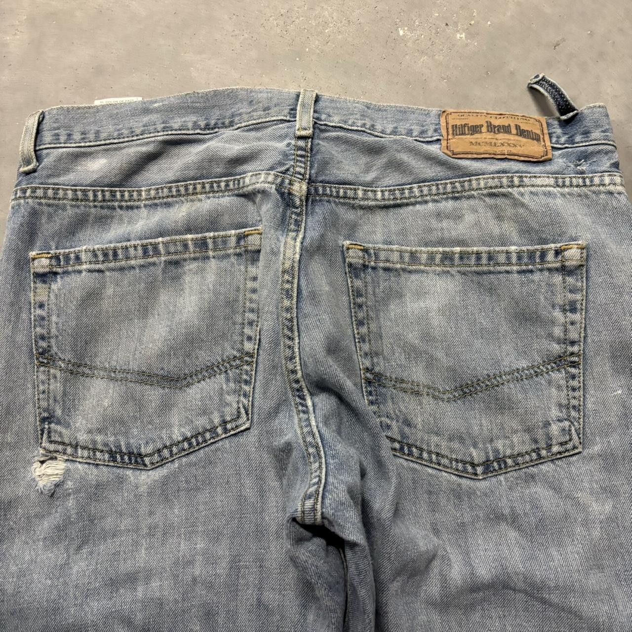 Tommy Hilfiger × Vintage Crazy Vintage Y2K/2000s Baggy Light Wash Distressed Tommy Hilfiger Denim Jeans! Size US 34 / EU 50 - 7 Thumbnail