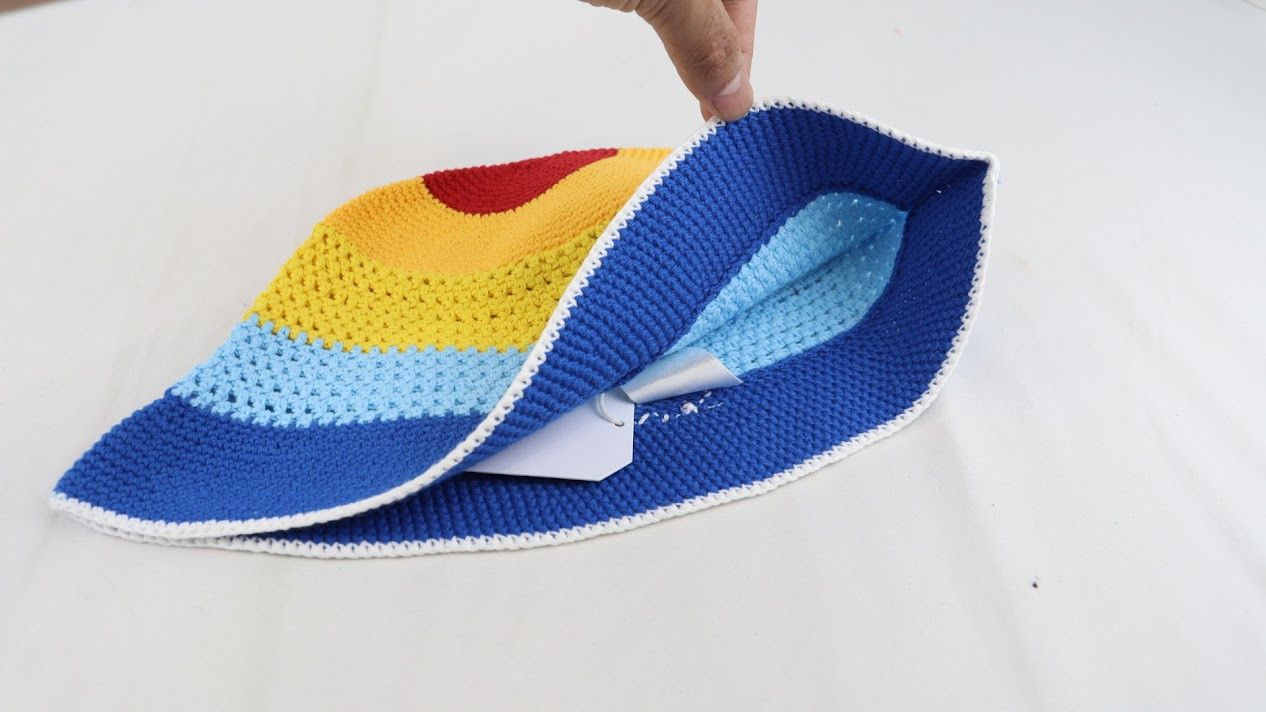 Casablanca o1rshd1 Q: 2 / Size: S/M / Knit Striped Crochet Hat Rainbow Size ONE SIZE - 8 Thumbnail