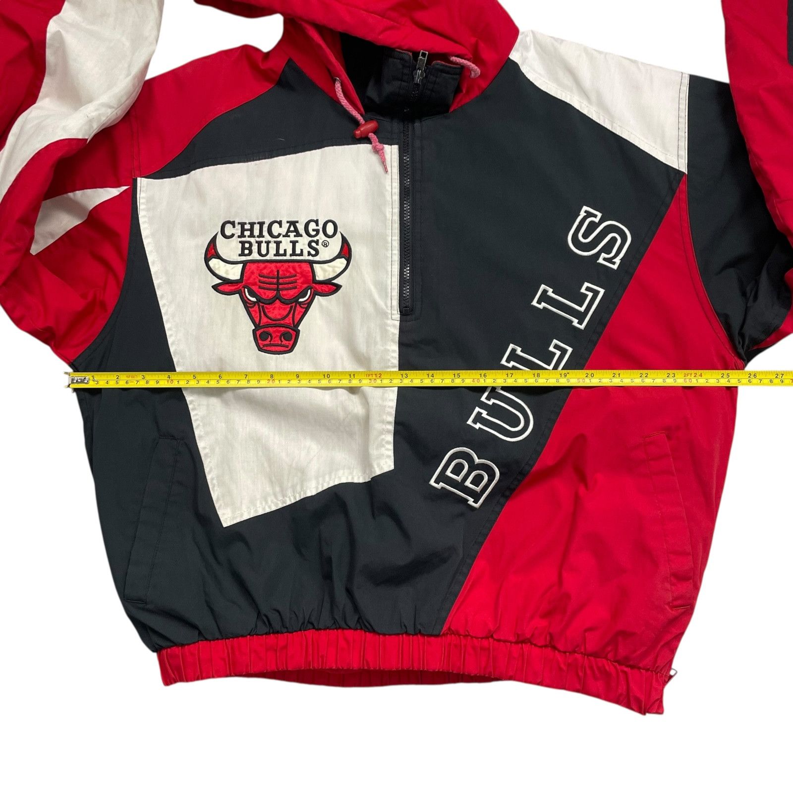 NBA VTG 90s CHICAGO BULLS PRO PLAYER HOODED PUFFER JACKET Size US M / EU 48-50 / 2 - 13 Thumbnail