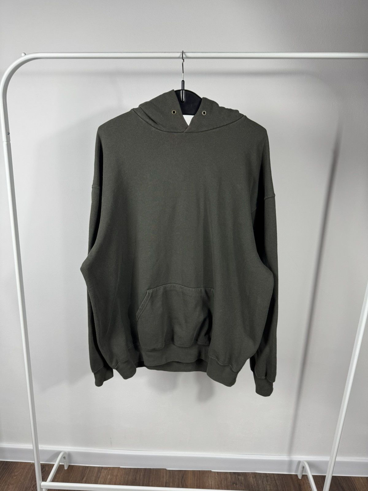 Fruit Of The Loom Vintage Fruit of the Loom Hoodie XL Faded Blank Pullover Size US XL / EU 56 / 4 - 1 Thumbnail
