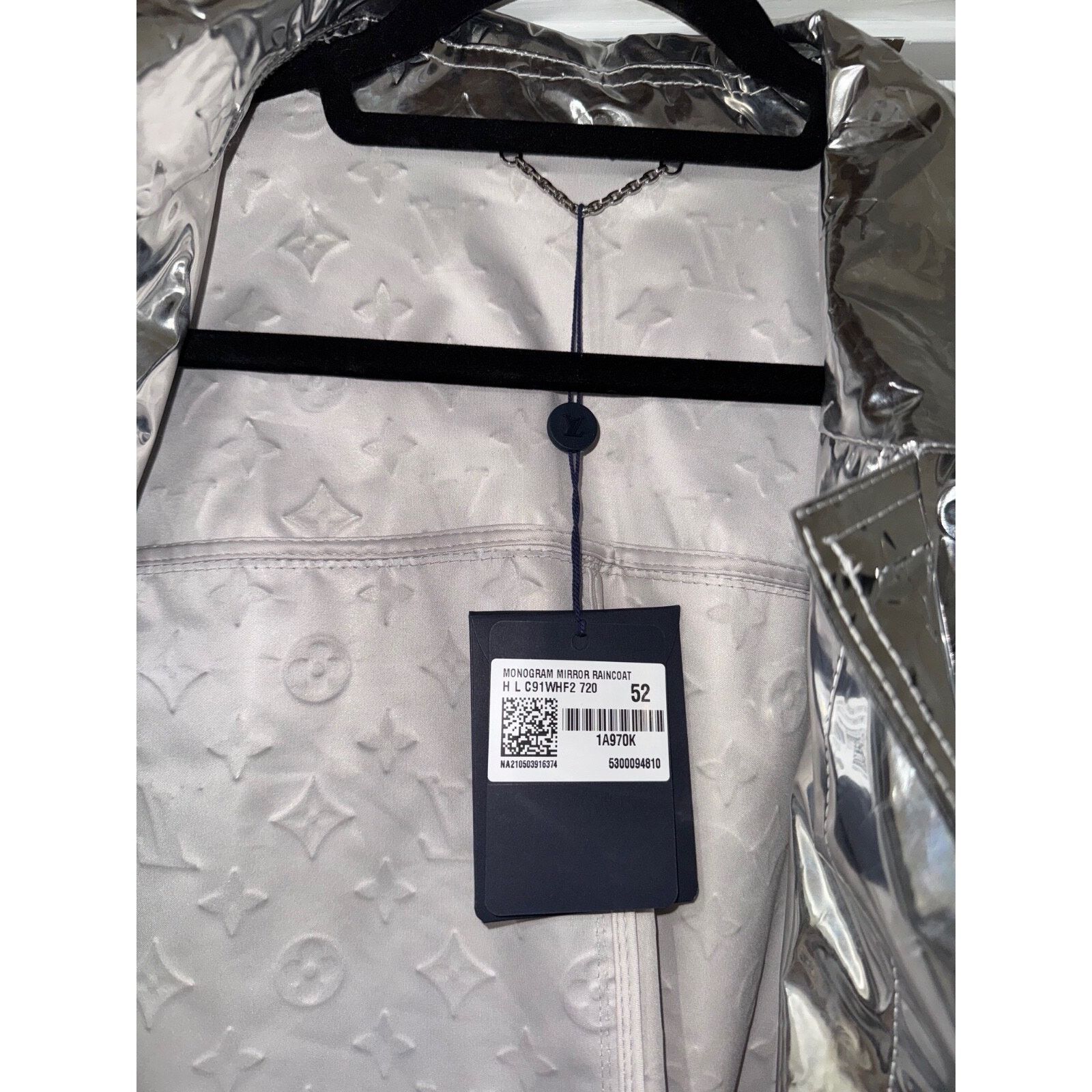 Louis Vuitton Louis Vuitton Virgil Mirror Raincoat Coat Logo Jacket 52 Size US L / EU 52-54 / 3 - 12 Thumbnail